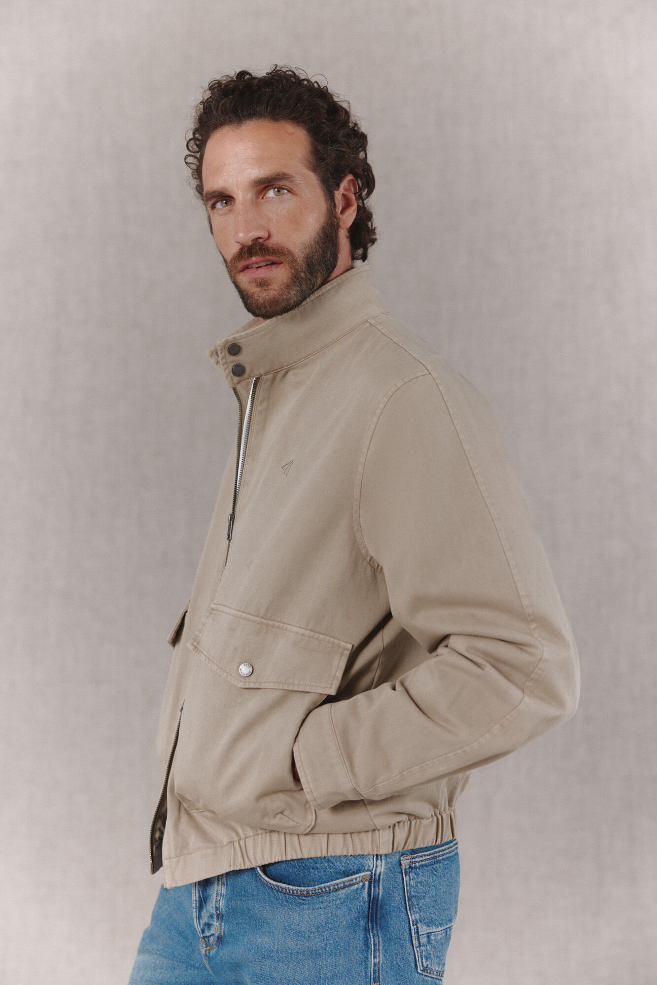 OOTO Cazadora liger casual Beige