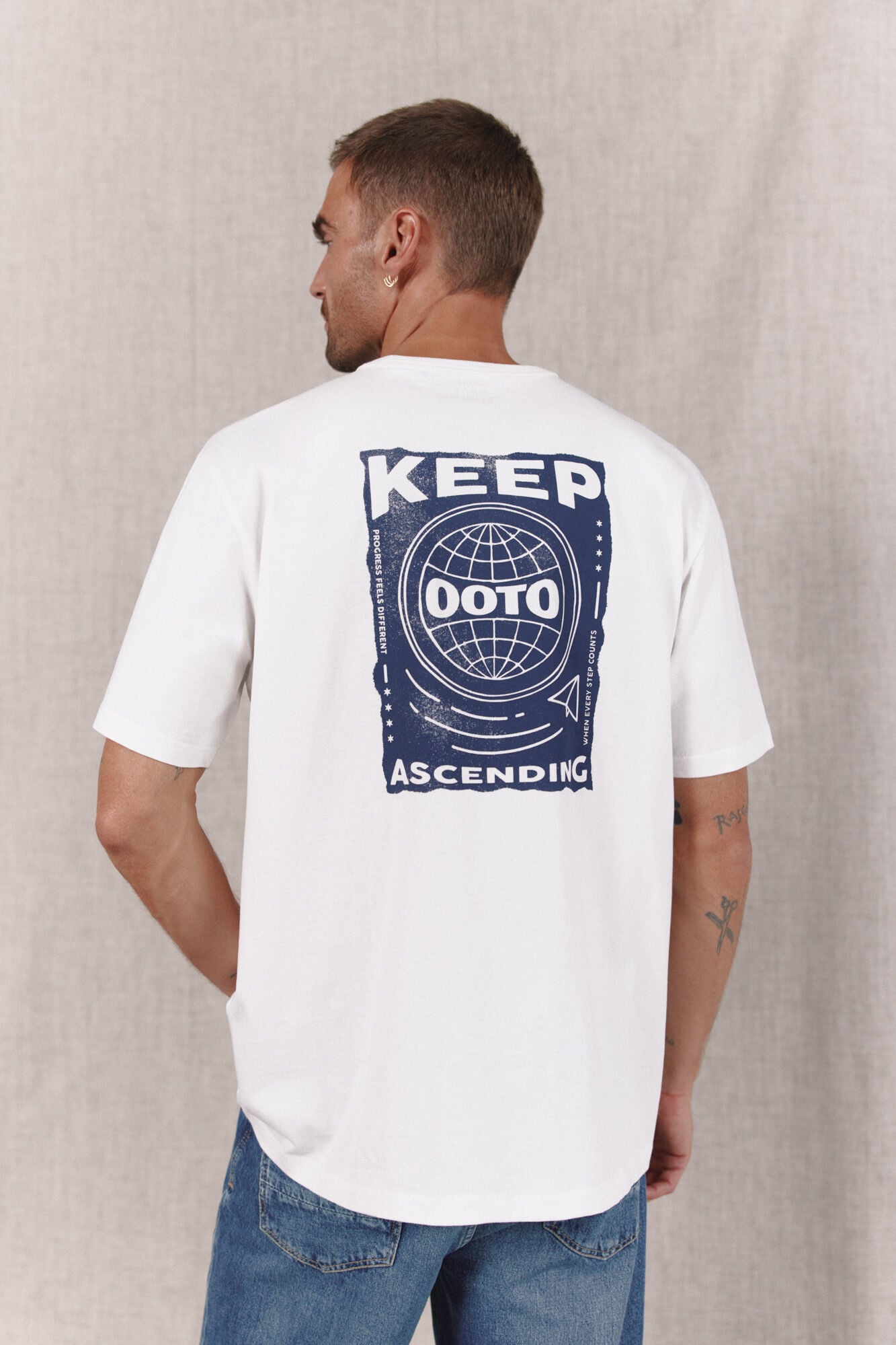 OOTO T-shirt gr&aacute;fica Branco