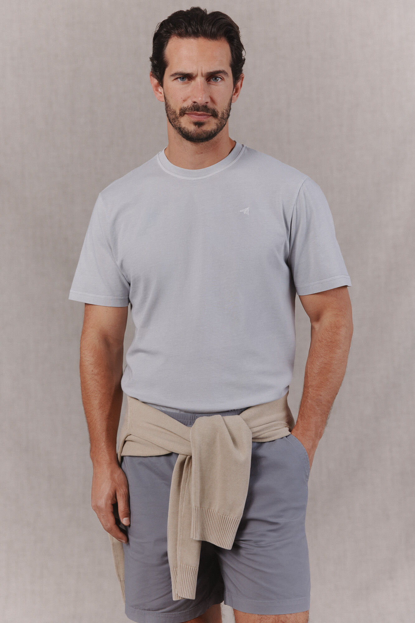 OOTO T-shirt b&aacute;sica lavagem desbotada com bordado avi&atilde;o