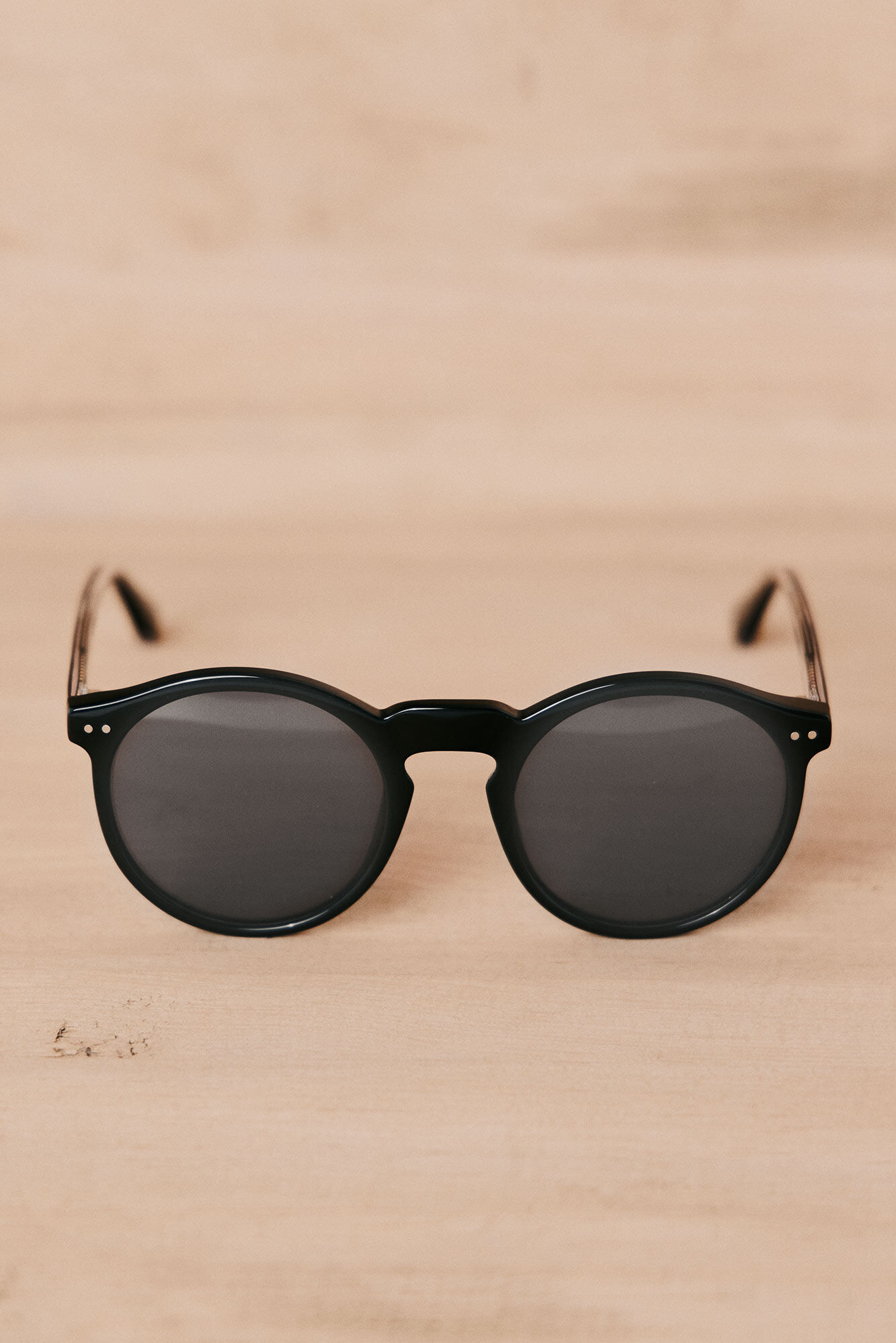 OOTO Nueva York. Gafa redonda acetato Negro