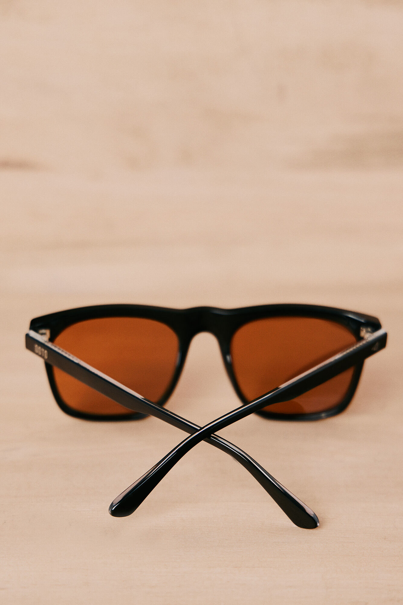 OOTO Acetate rectangular sunglasses Black