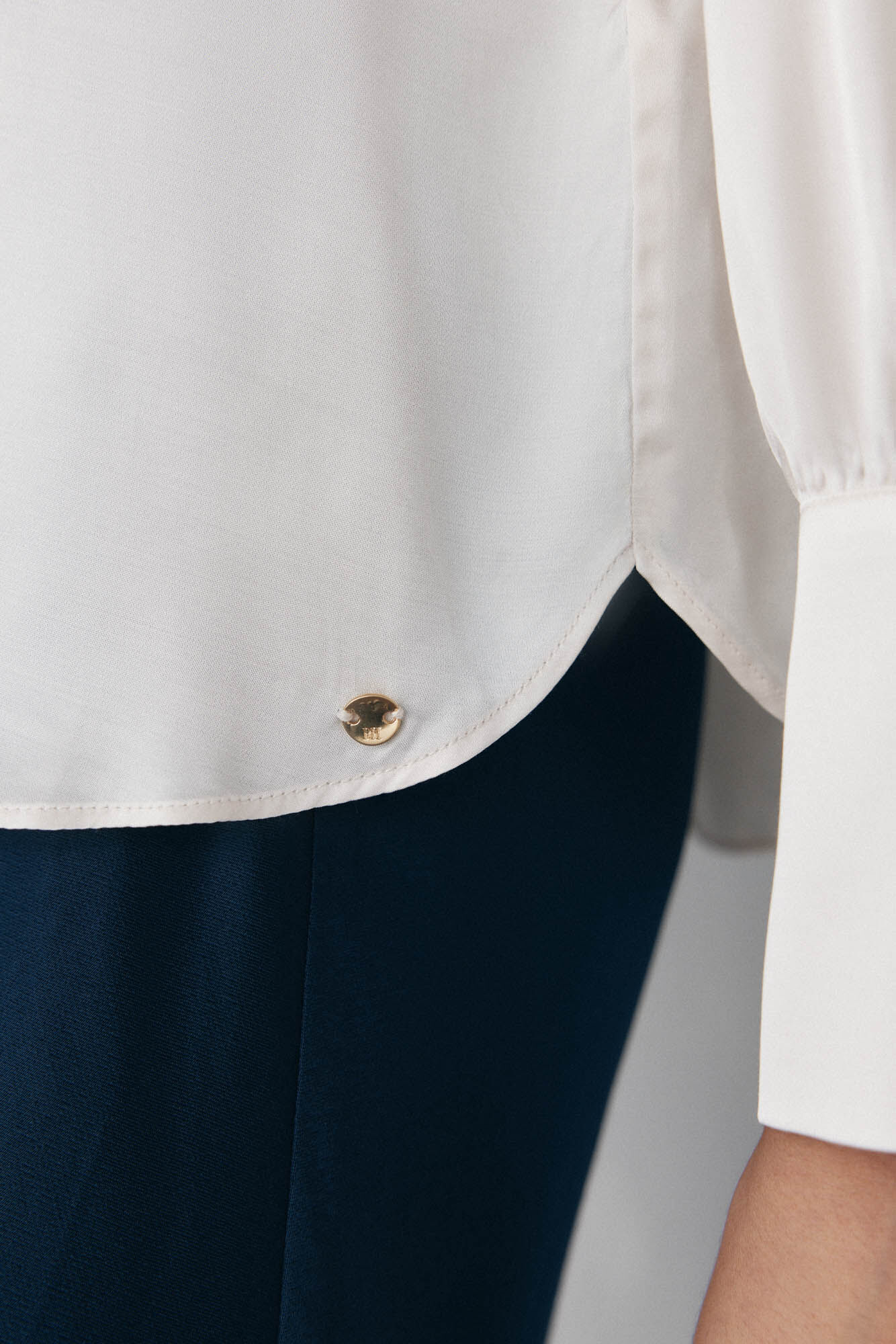 Pedro del Hierro Blusa sat&eacute;n lazo Beige