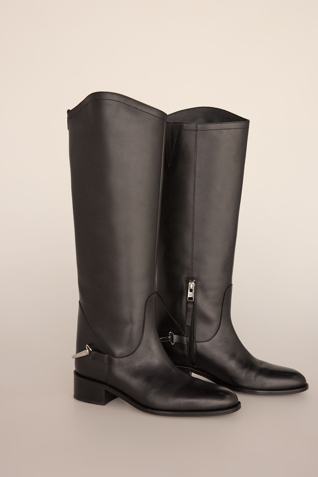 Pedro del Hierro Bota h&iacute;pica con detalle met&aacute;lico Negro