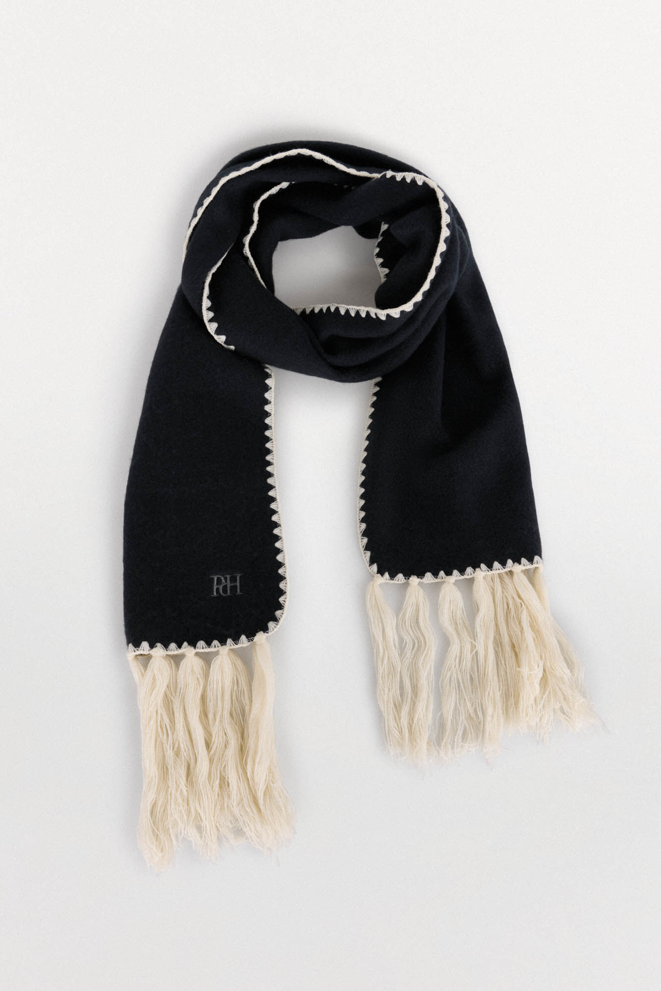 Pedro del Hierro Scarf with two-tone fringed ends Black