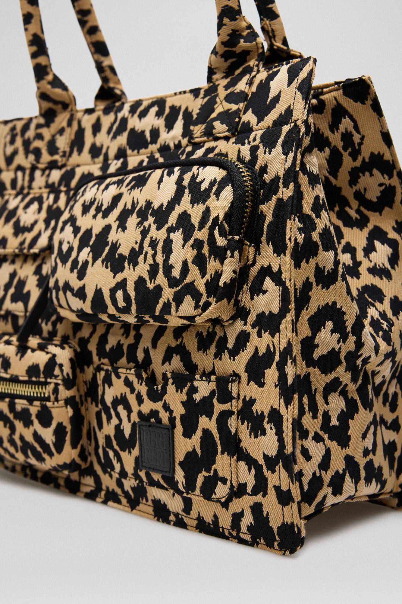 Pedro del Hierro Bolso tote animal print Marr&oacute;n