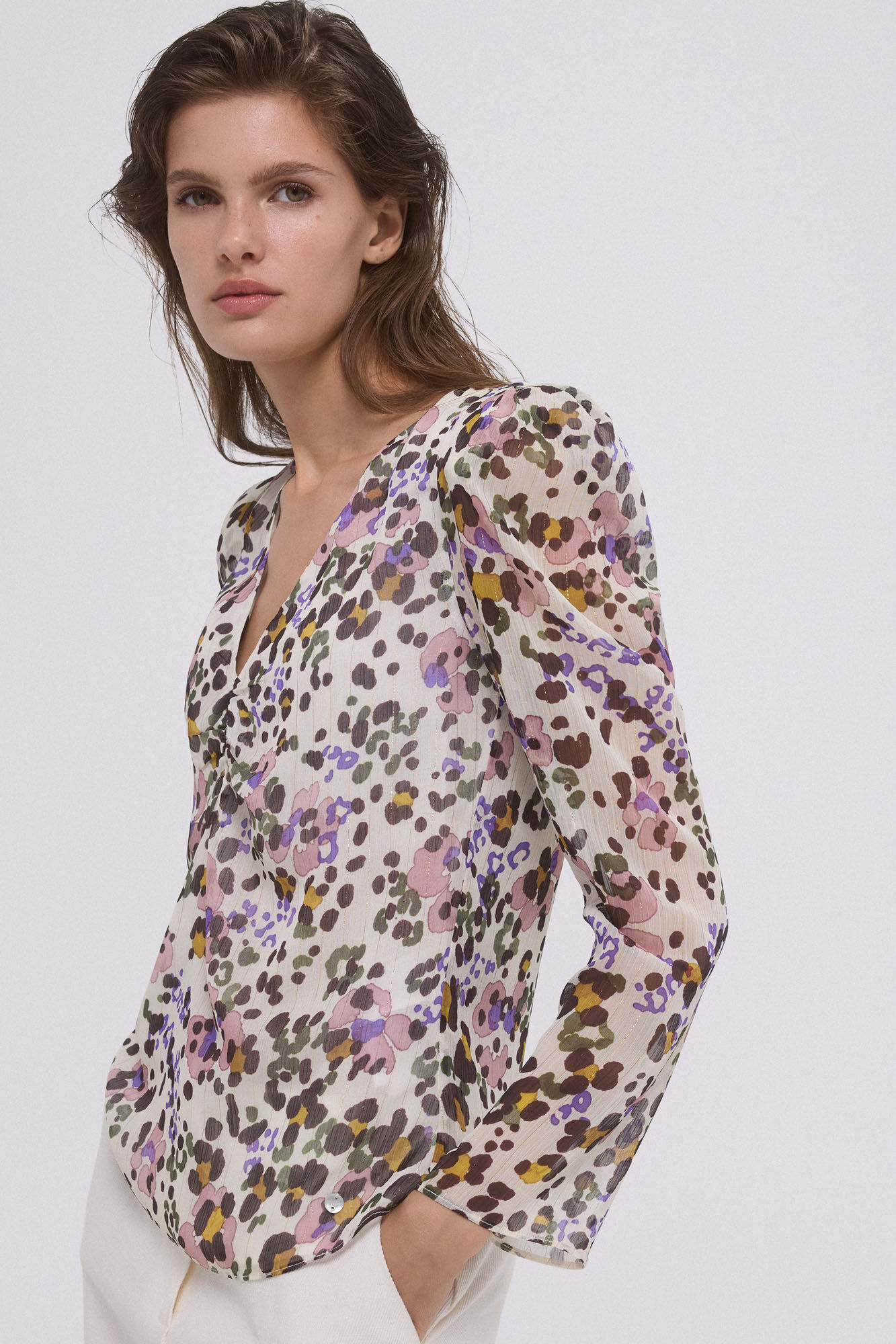 Pedro del Hierro Blusa estampada com ombreiras. Marfim