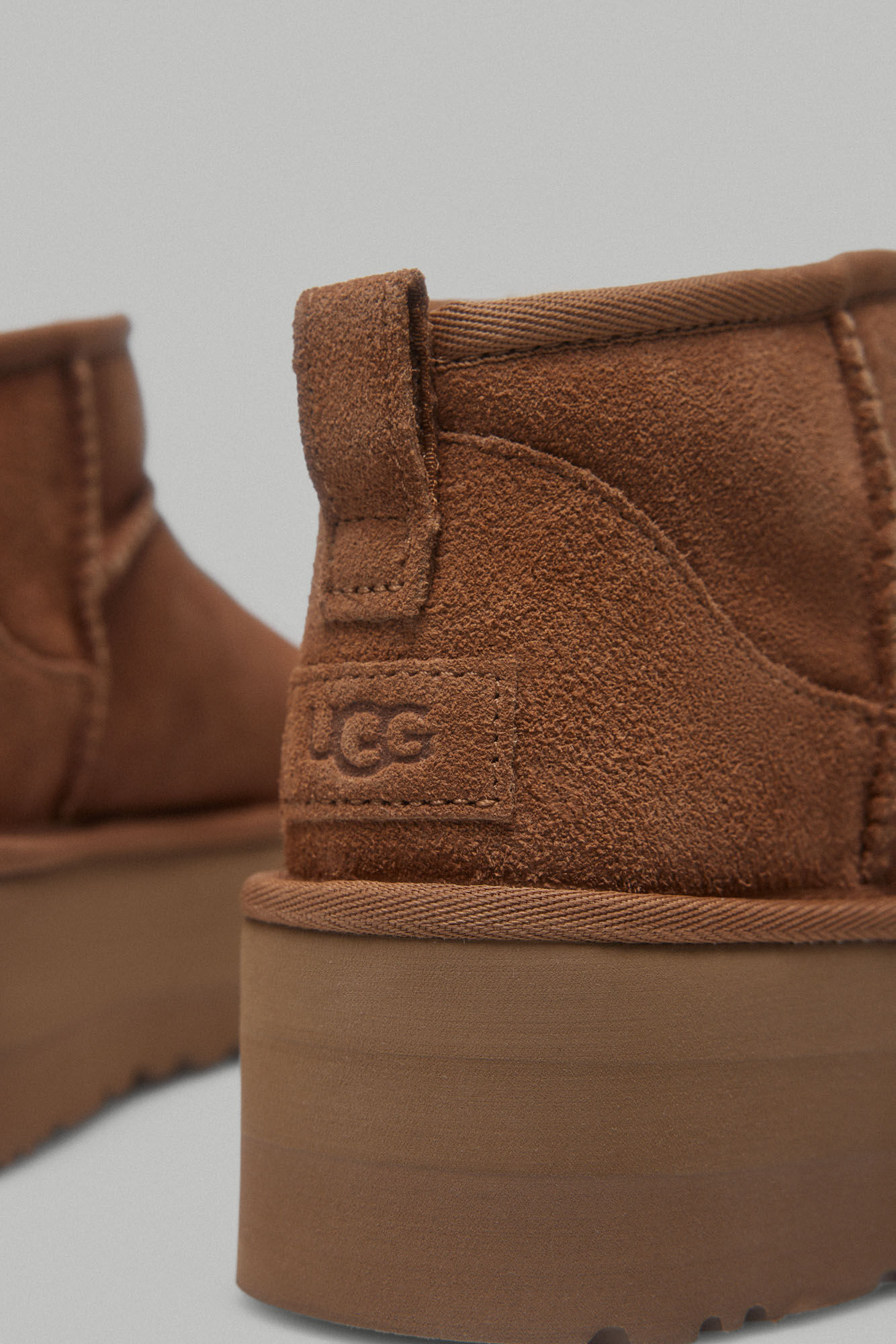 Ugg Bota Classic Ultra Plataforma Marr&oacute;n