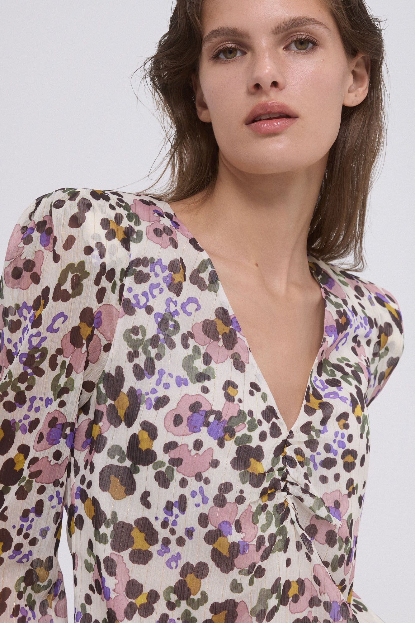 Pedro del Hierro Blusa estampada com ombreiras. Marfim