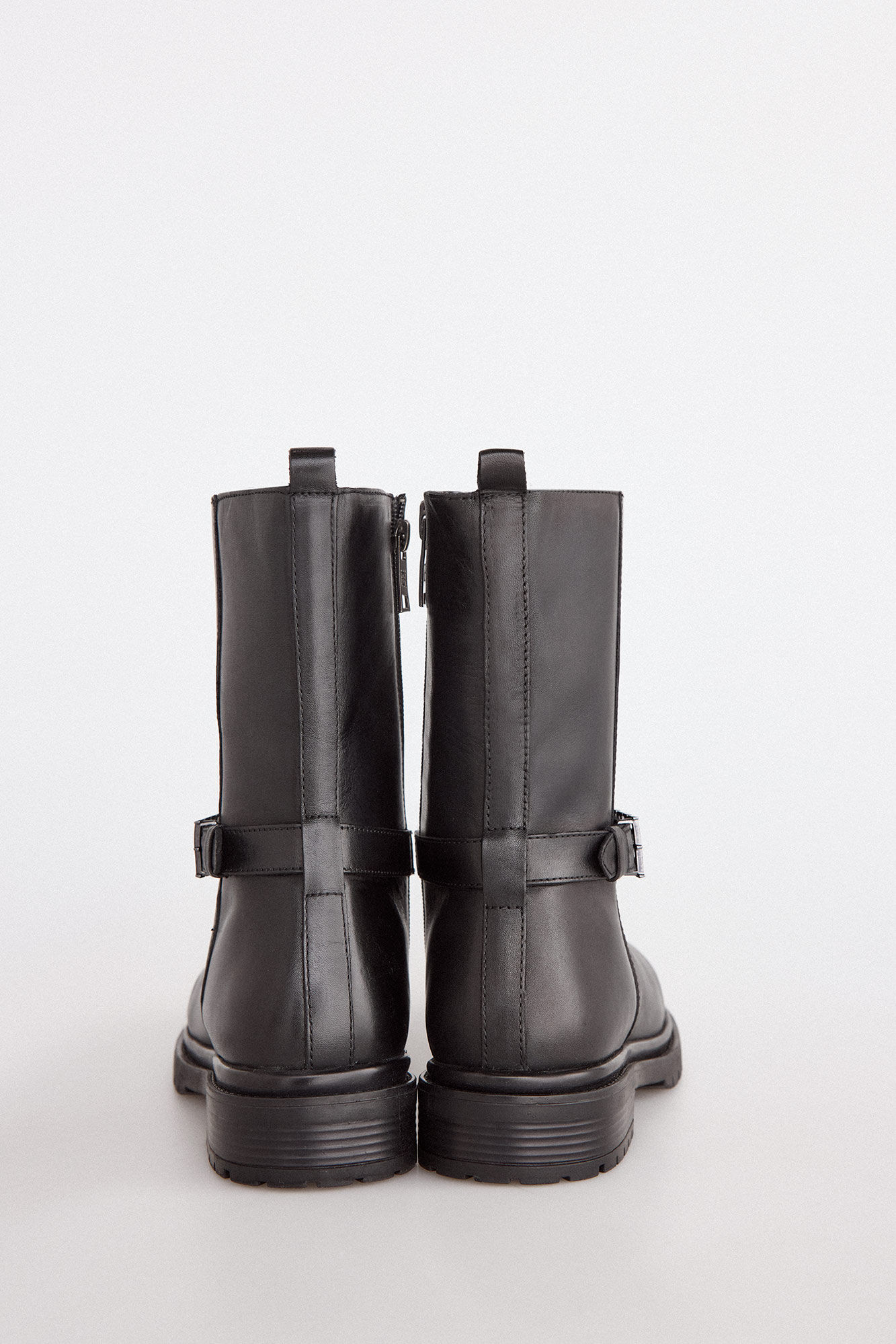 Pedro del Hierro Flat leather ankle boot with logo buckle Black