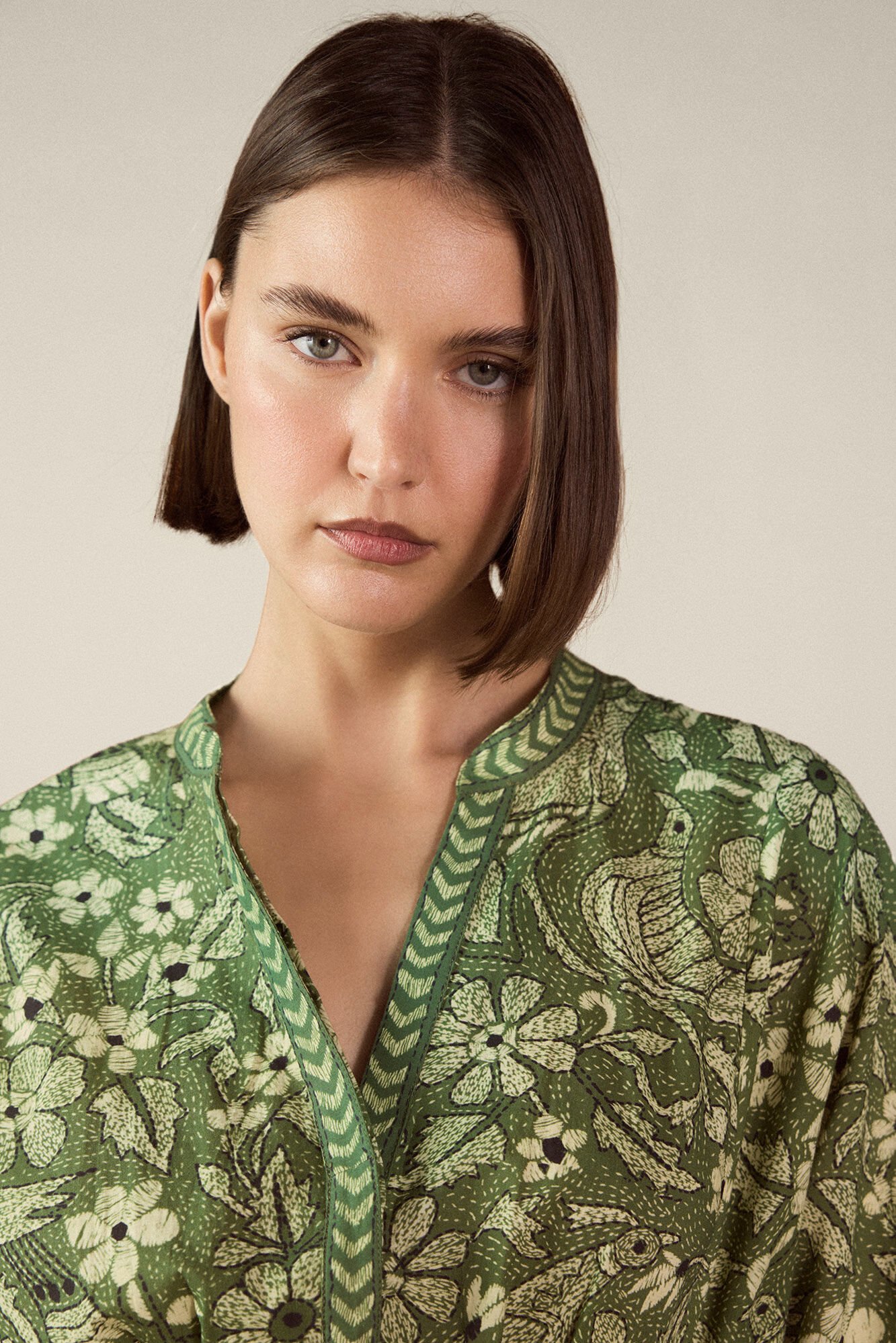 TFP by Tamara Falc&oacute; Vestido camiseiro estampado Verde