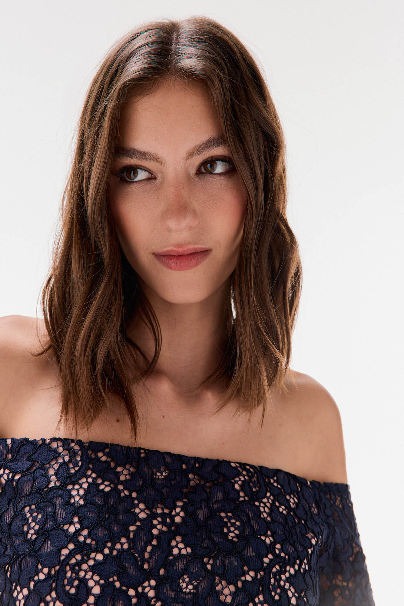 TFP by Tamara Falc&oacute; Vestido de renda manga Azul