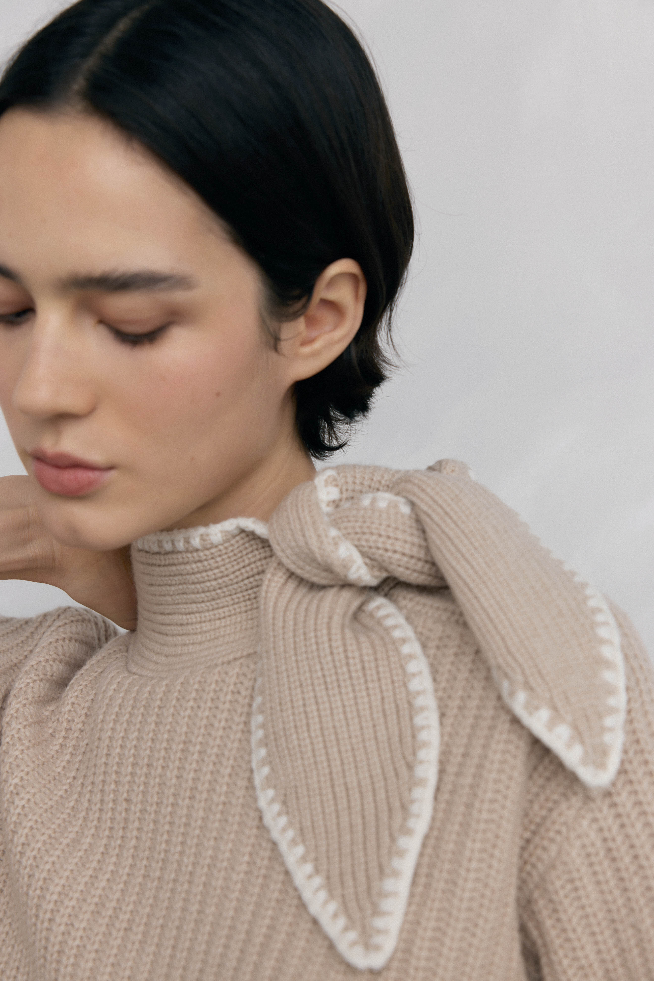 Pedro del Hierro Bow- neck sweater Beige