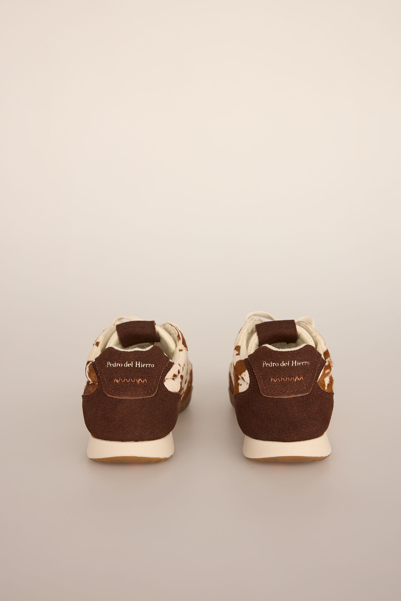 Pedro del Hierro T&ecirc;nis de pele com estampado de vaca Marrom