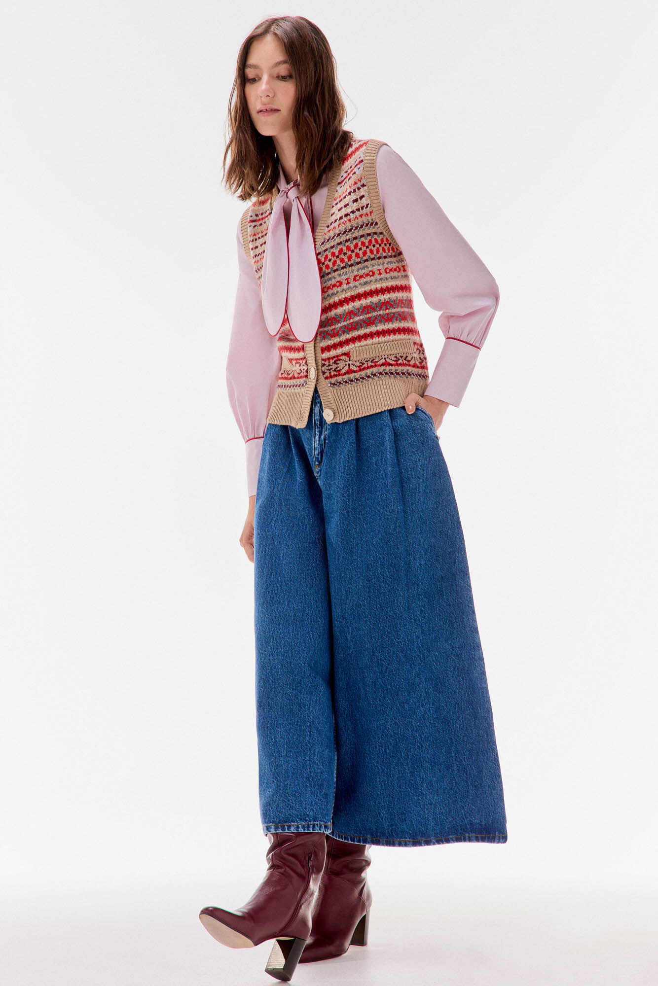 TFP by Tamara Falc&oacute; Geometric jacquard gilet