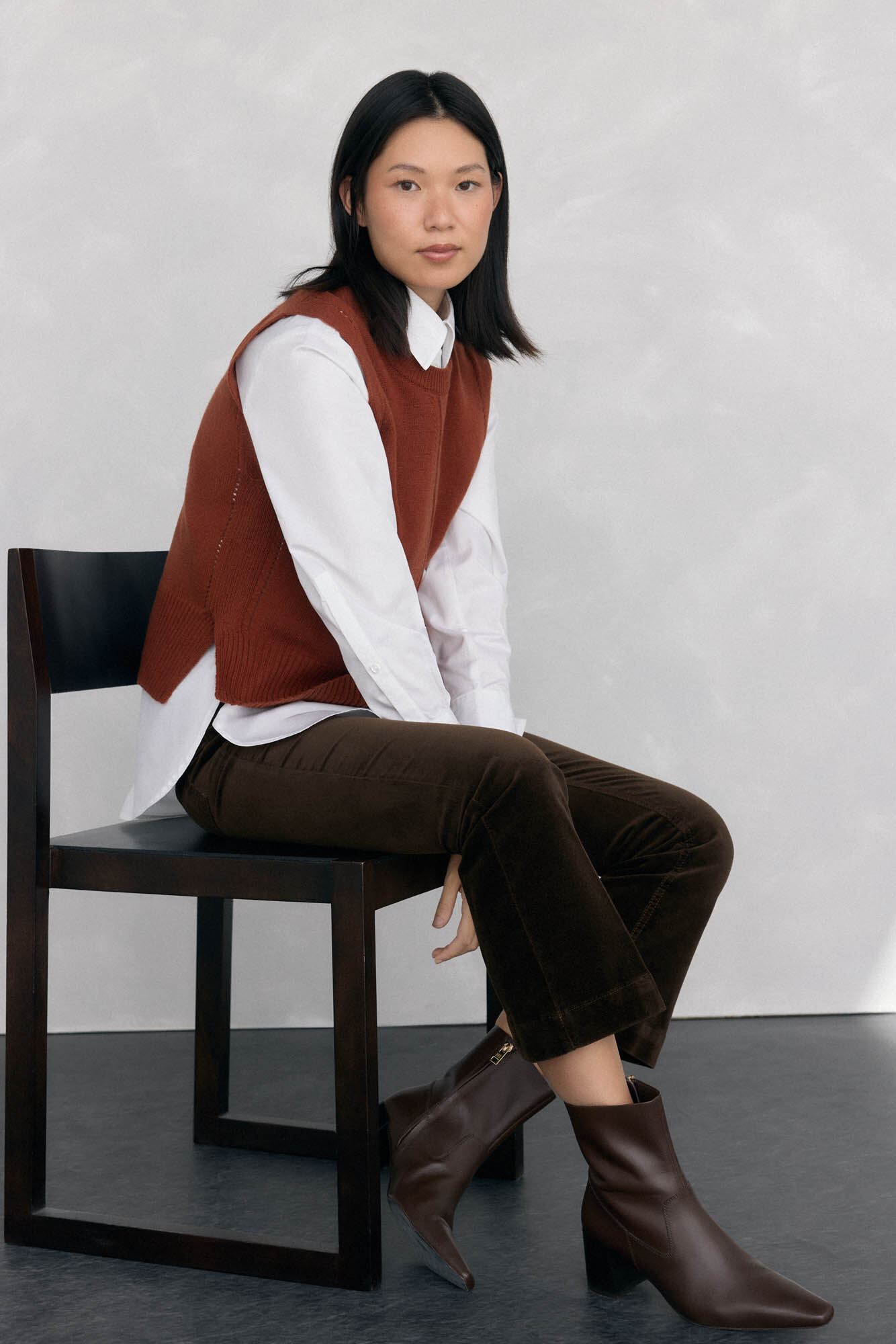 Pedro del Hierro Chaleco de punto lana calados Marr&oacute;n