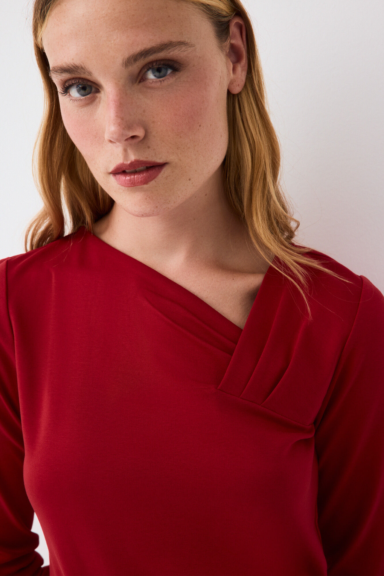 Pedro del Hierro Asymmetric crossover neckline T-shirt