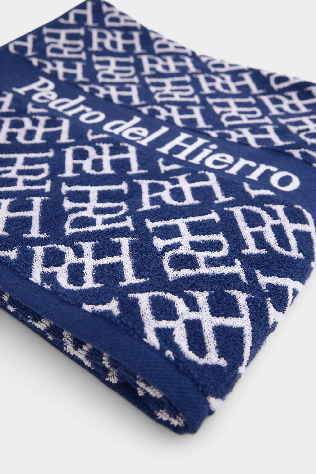 Pedro del Hierro Logos beach towel Blue