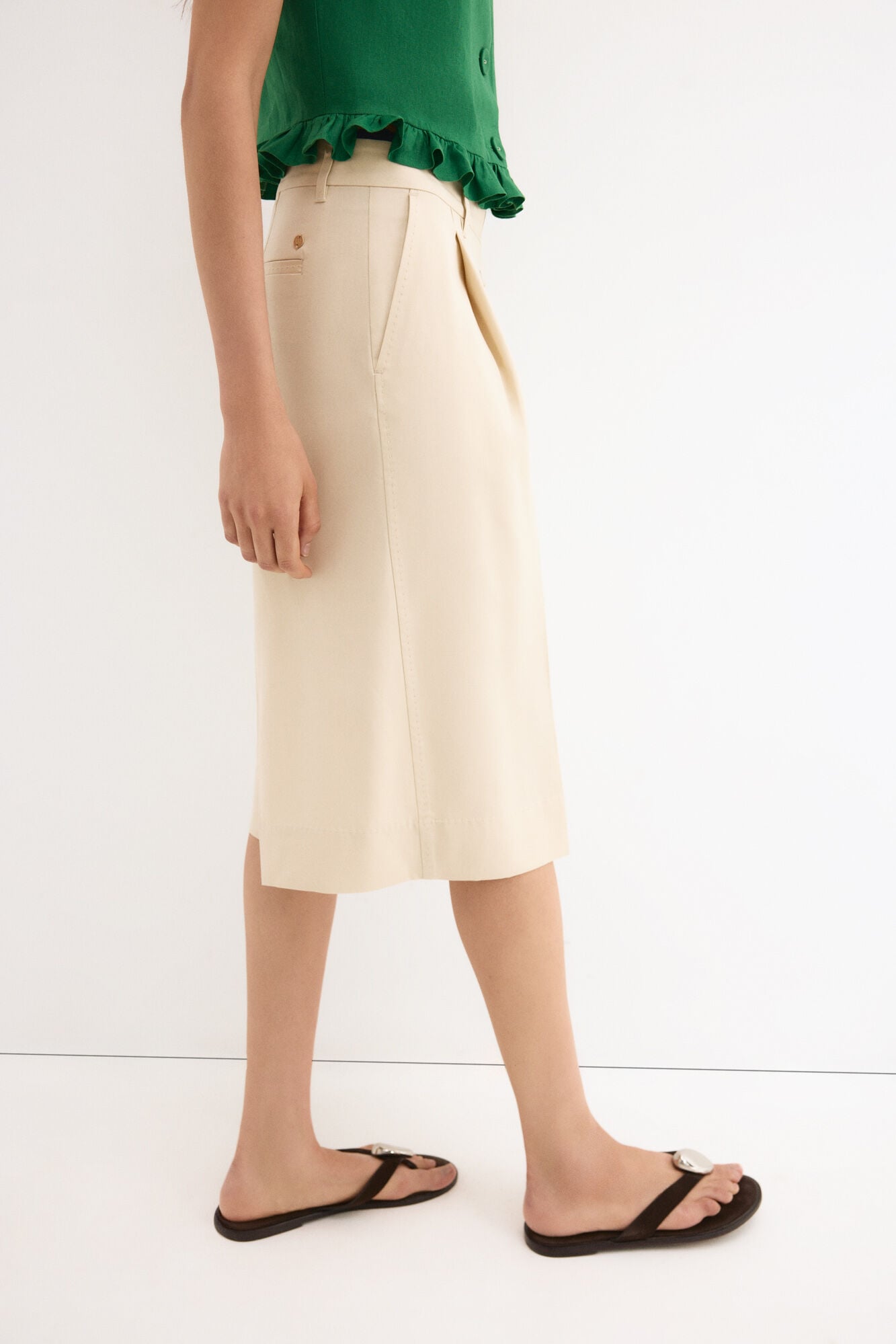 Pedro del Hierro Linen long Bermuda shorts Beige