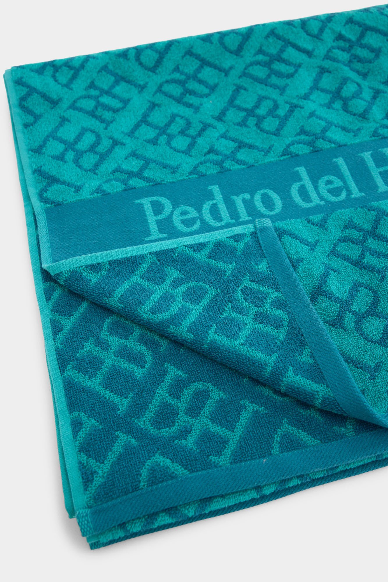 Pedro del Hierro Logos beach towel
