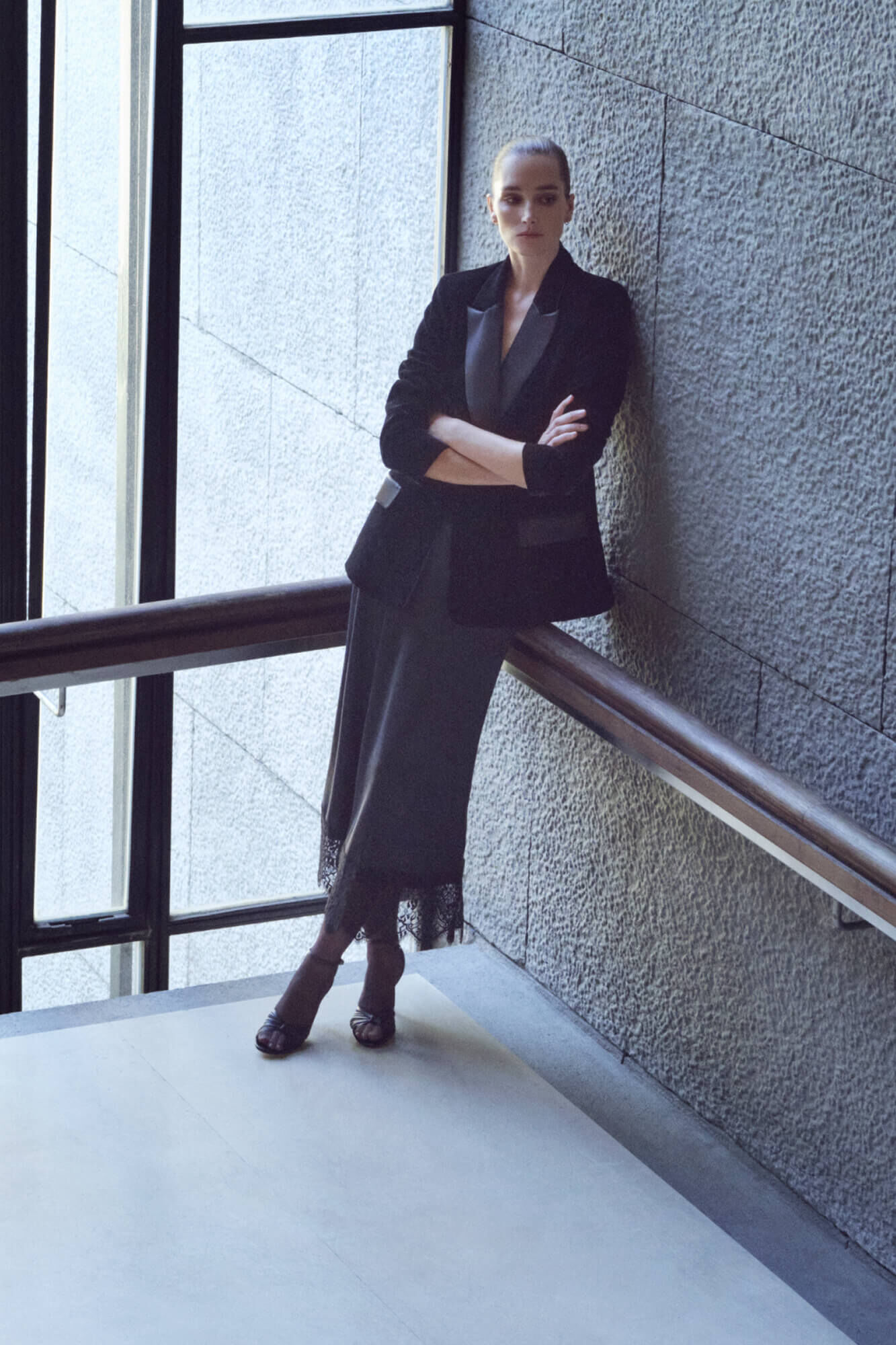 Pedro del Hierro Saia longa de cetim com detalhe de renda