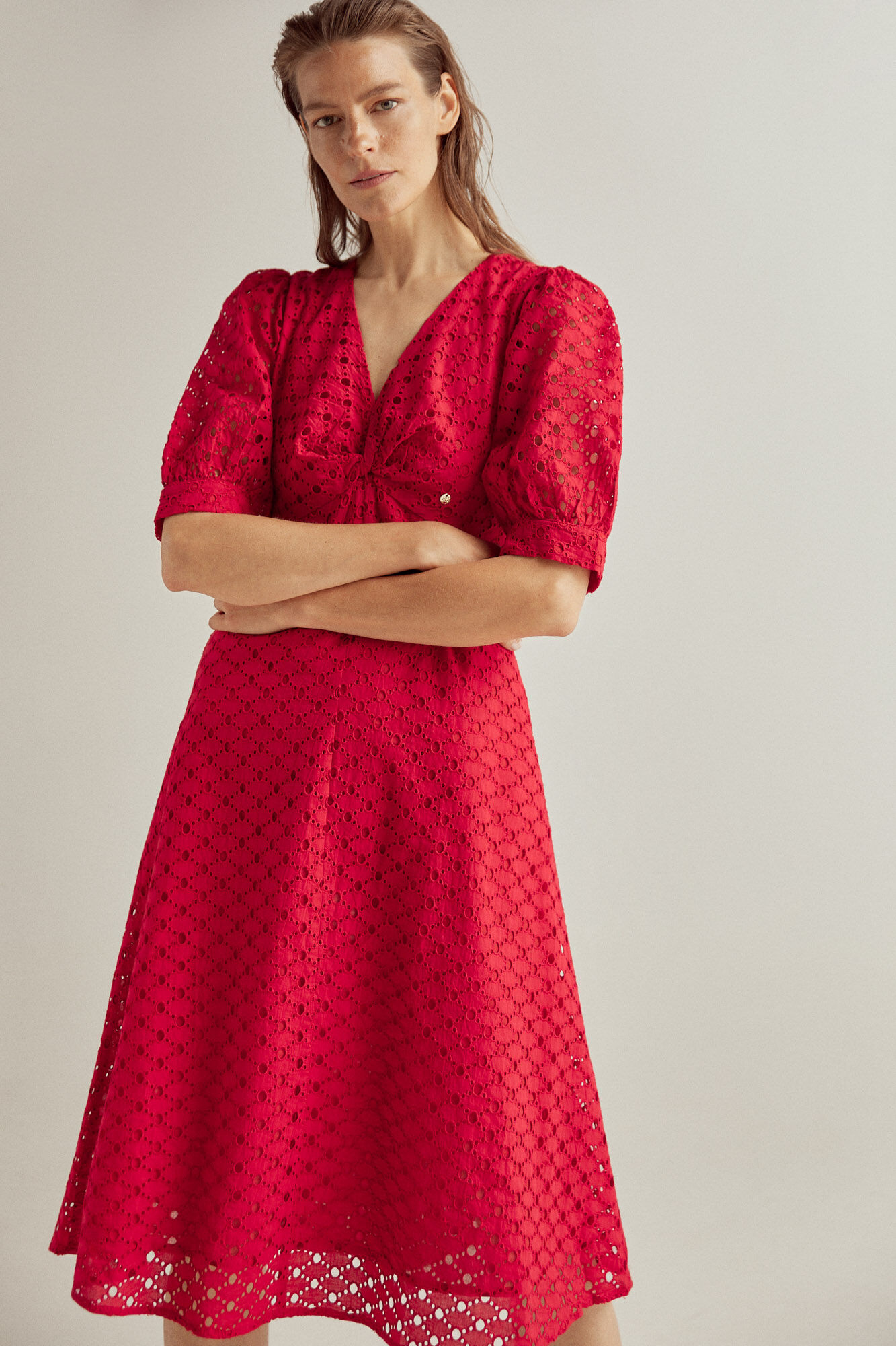 Pedro del Hierro Vestido bordado troquedado n&oacute; Vermelho