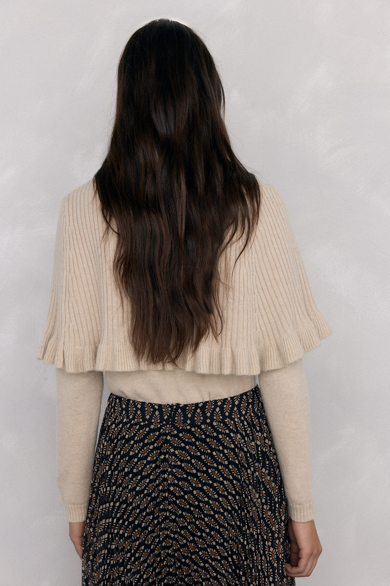 Pedro del Hierro Doble prenda jersey y capa con detalle volante Crudo