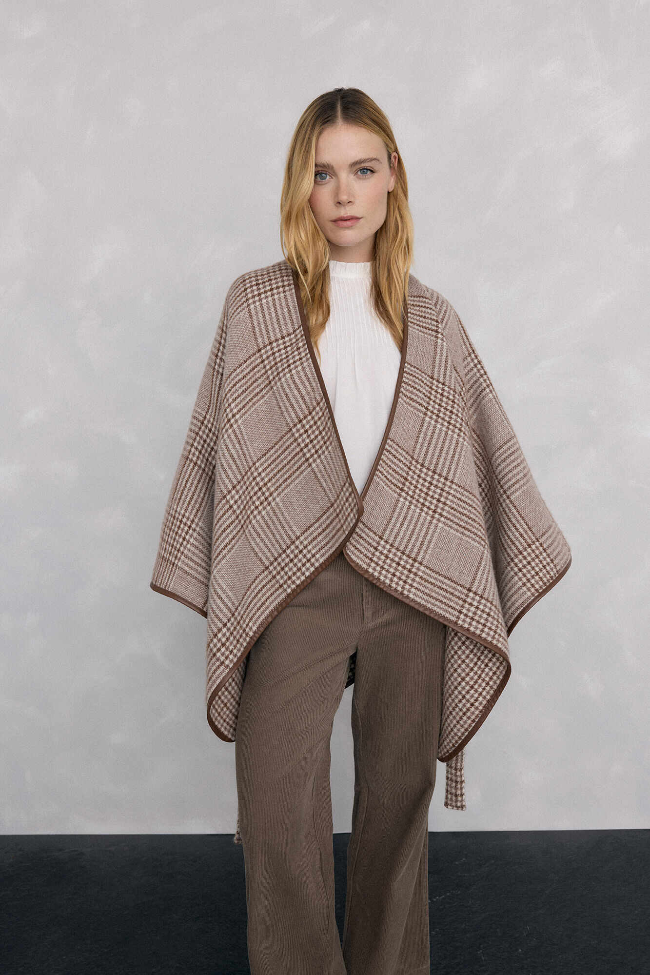 Pedro del Hierro Poncho cuadros