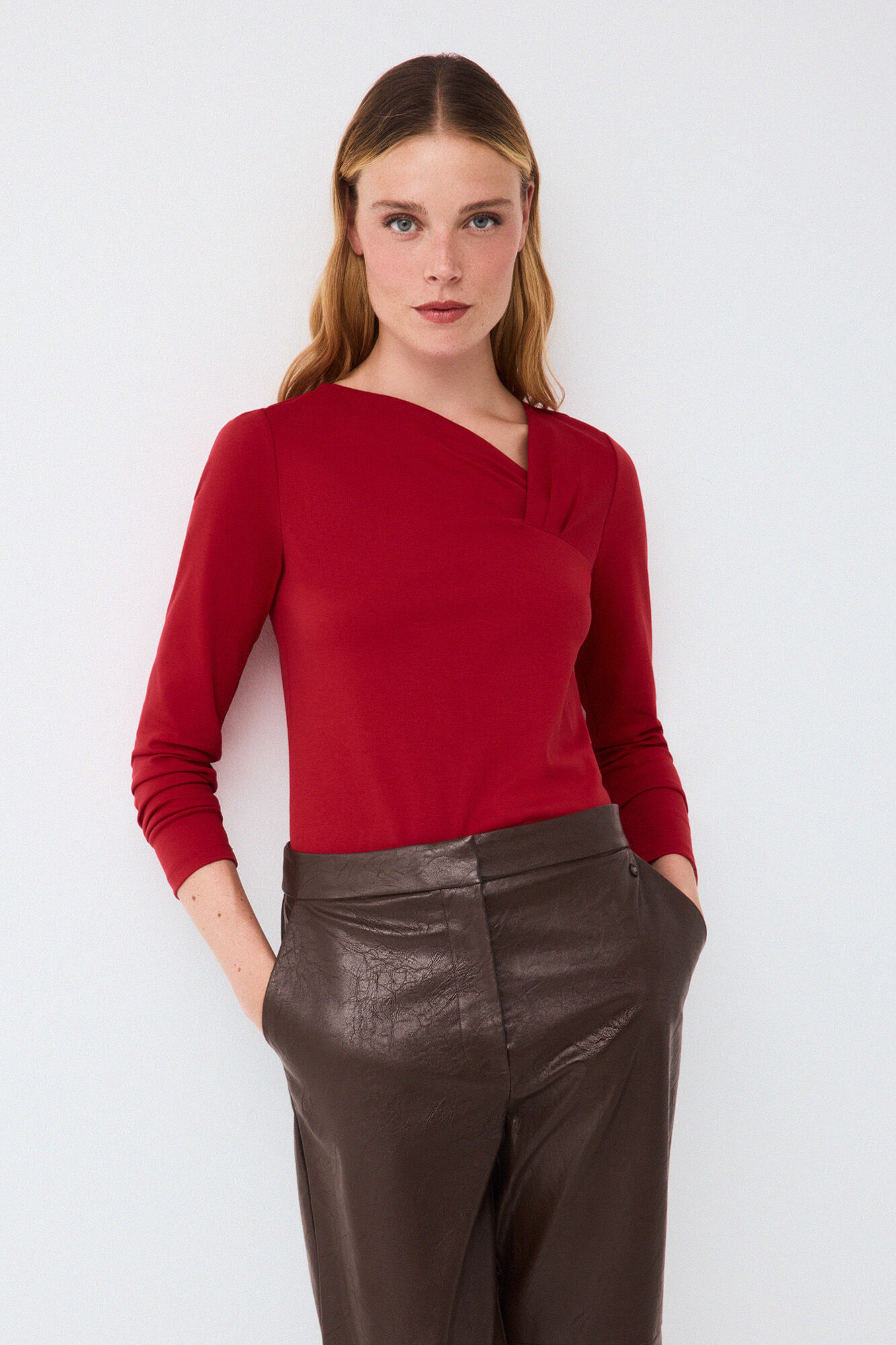 Pedro del Hierro Asymmetric crossover neckline T-shirt
