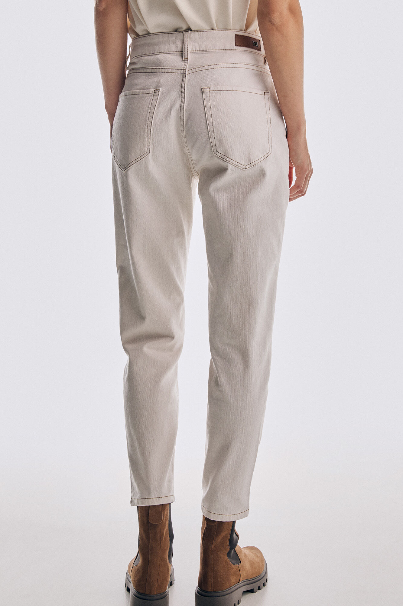 Pedro del Hierro Pantal&oacute;n vaquero mom fit Beige