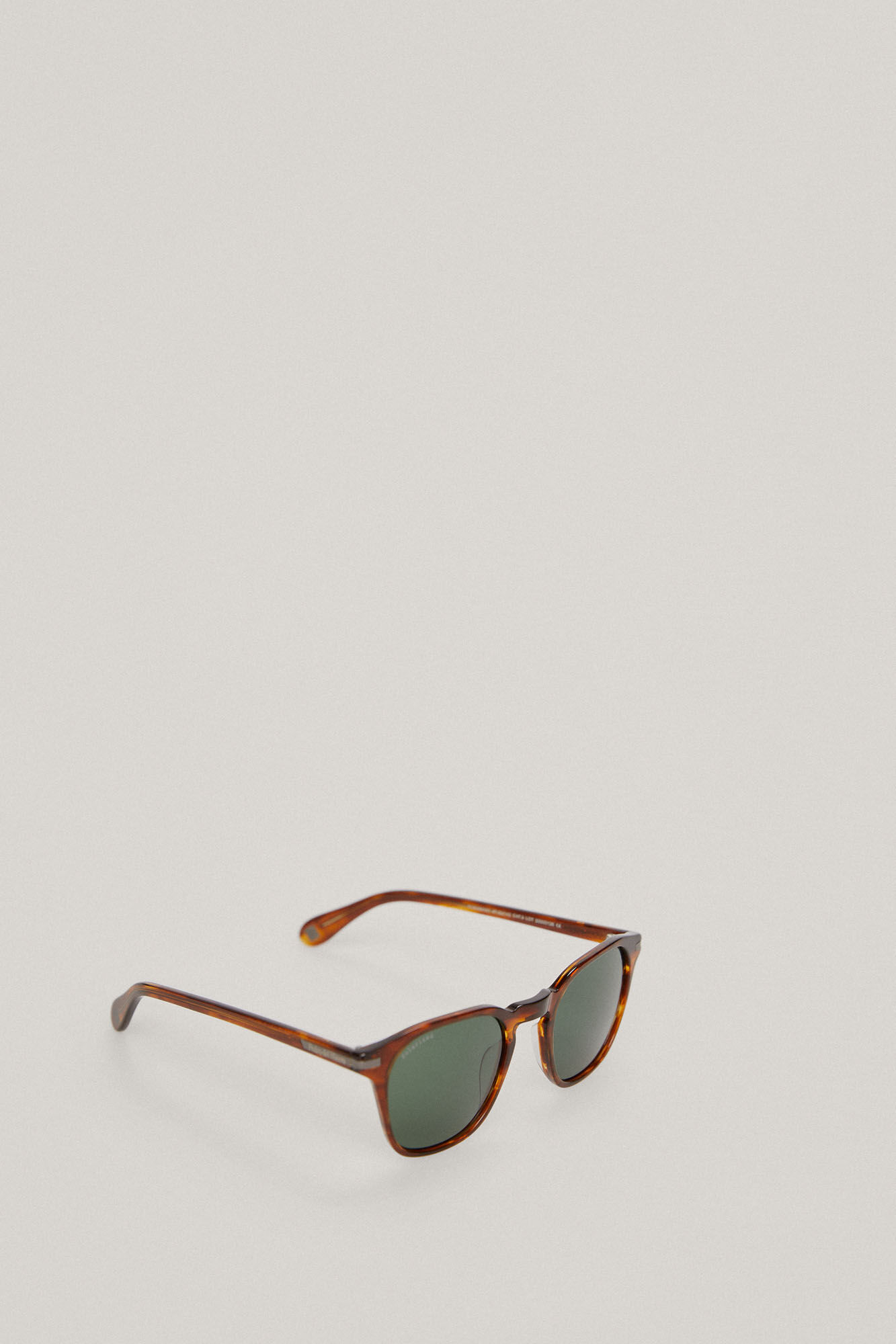 Pedro del Hierro Gafas sol hombre round square Marr&oacute;n
