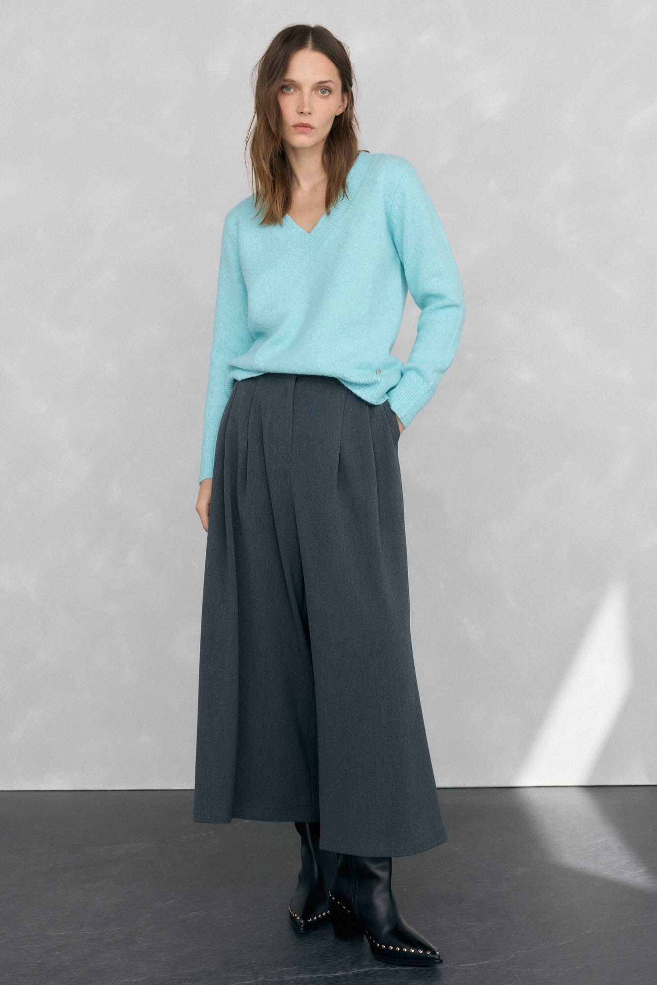 Pedro del Hierro V sweater with mini cross-knit details