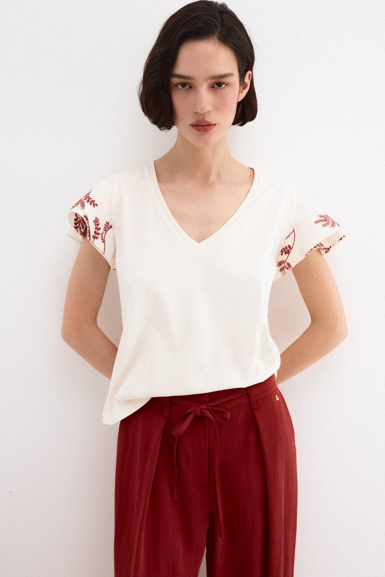 Pedro del Hierro Embroidered ruffle short sleeve T-shirt Ecru