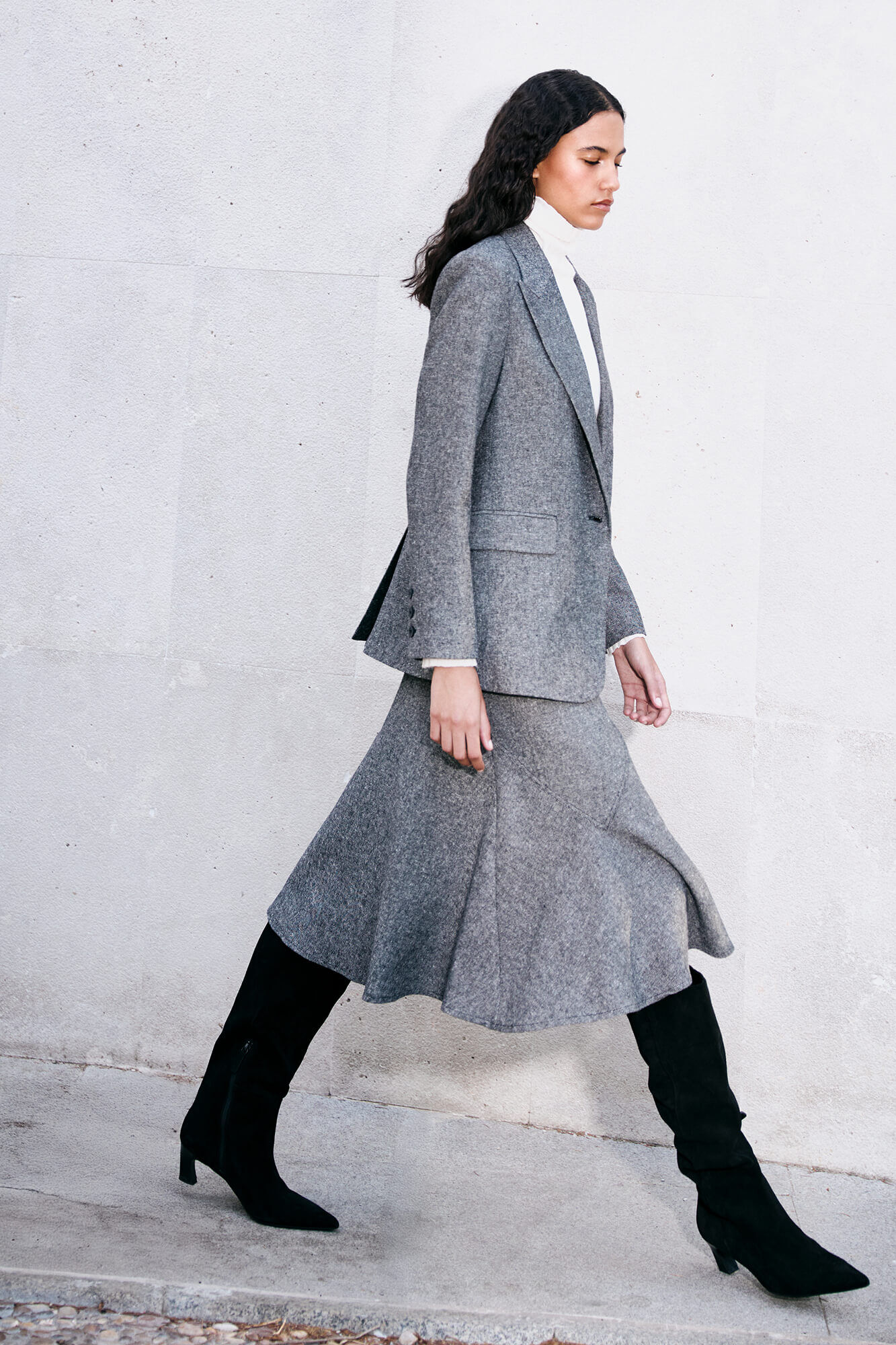 Pedro del Hierro Falda cortes con vuelo en bajo