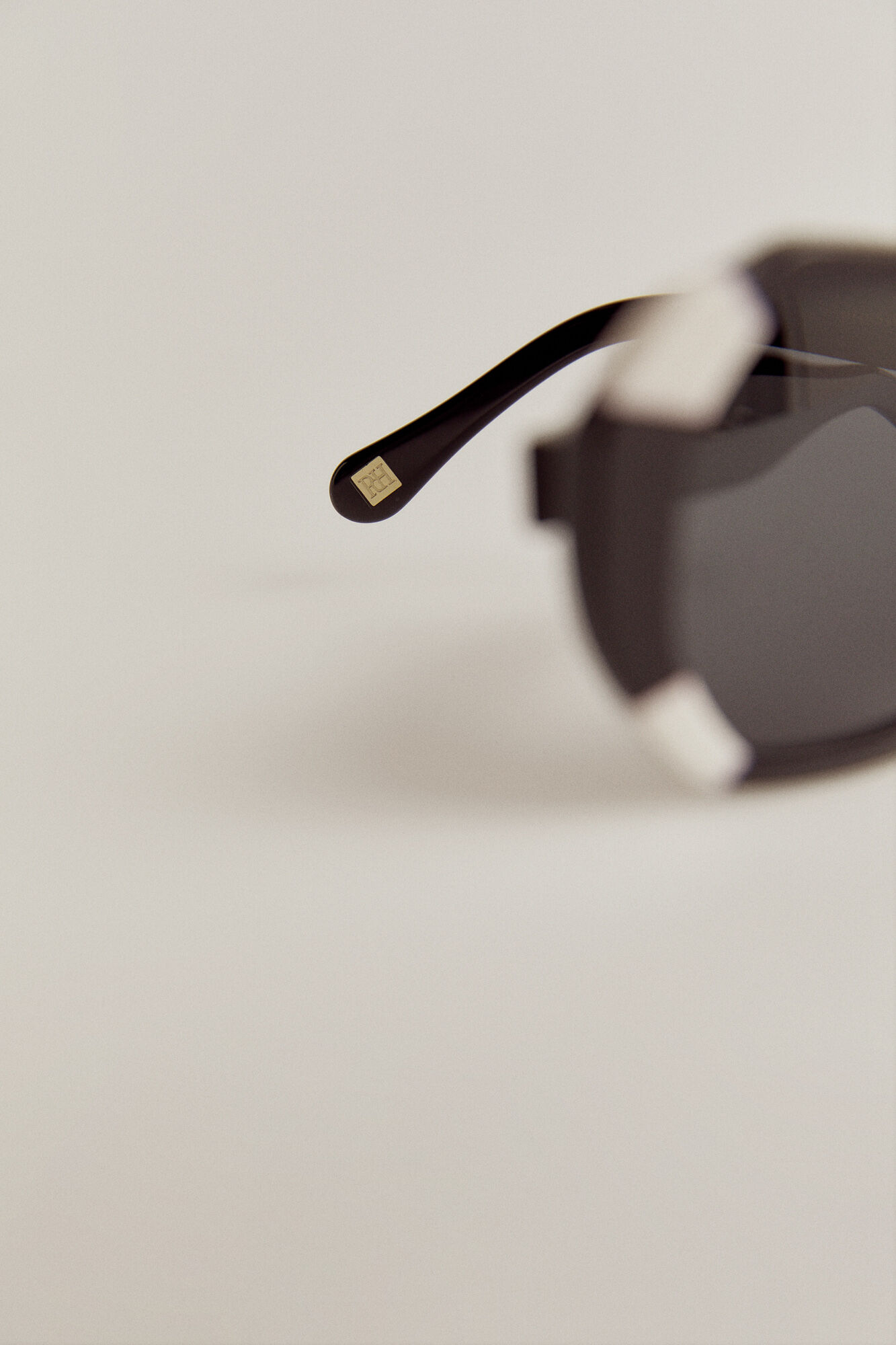 Pedro del Hierro Two-tone maxi sunglasses Black