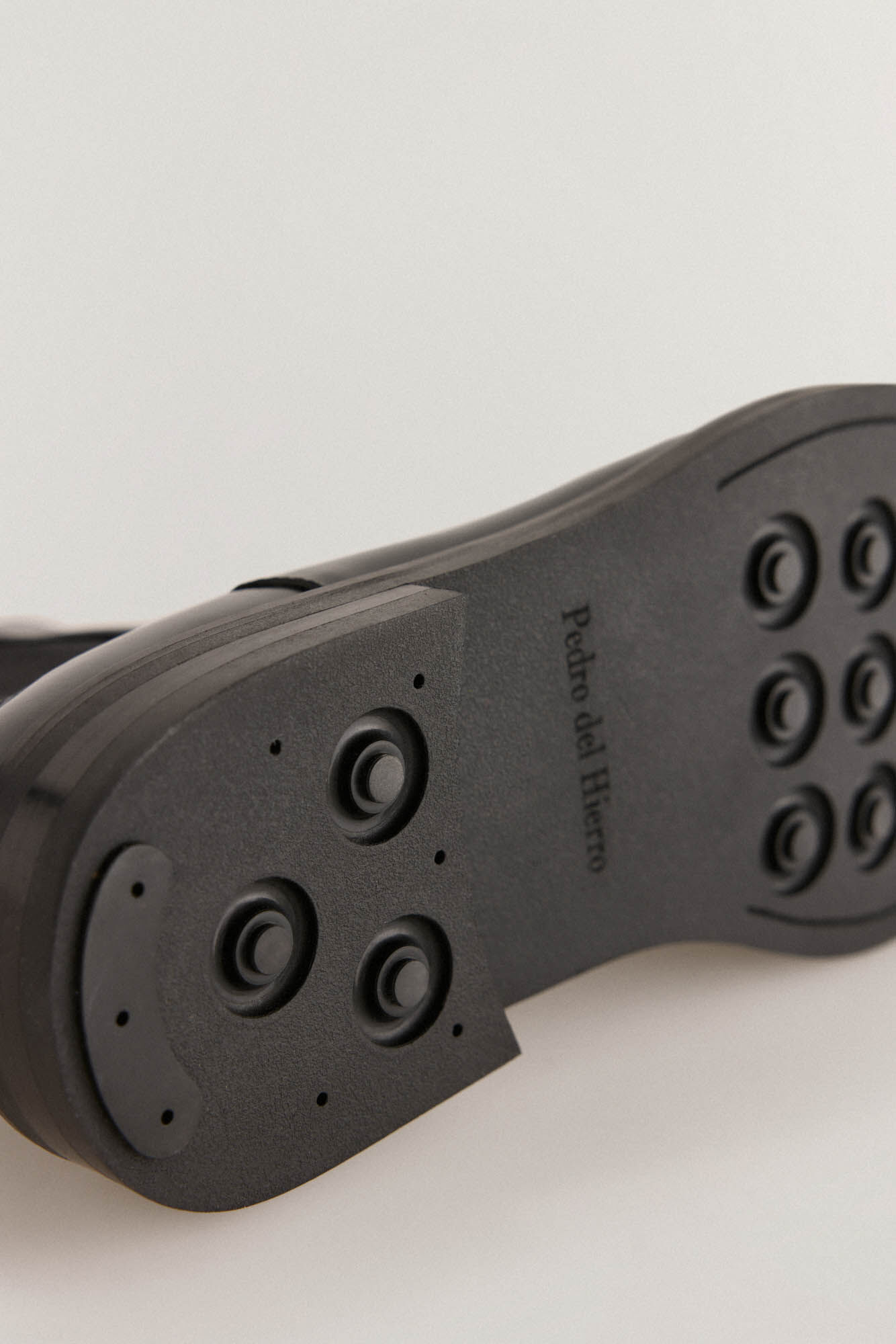 Pedro del Hierro leather boot with side elastic bands Black