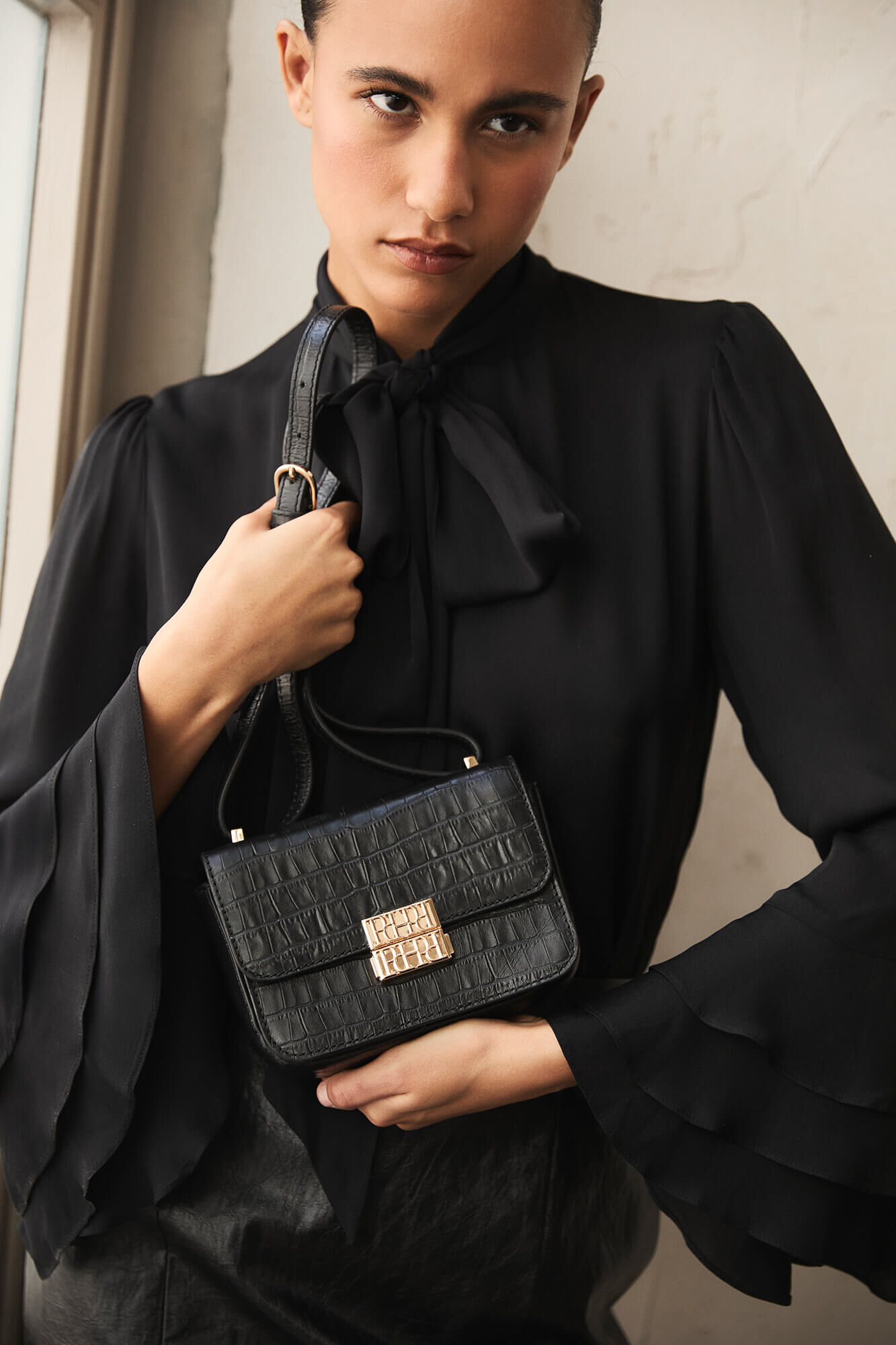 Pedro del Hierro Bolsa de ombro em pele com fecho em metal