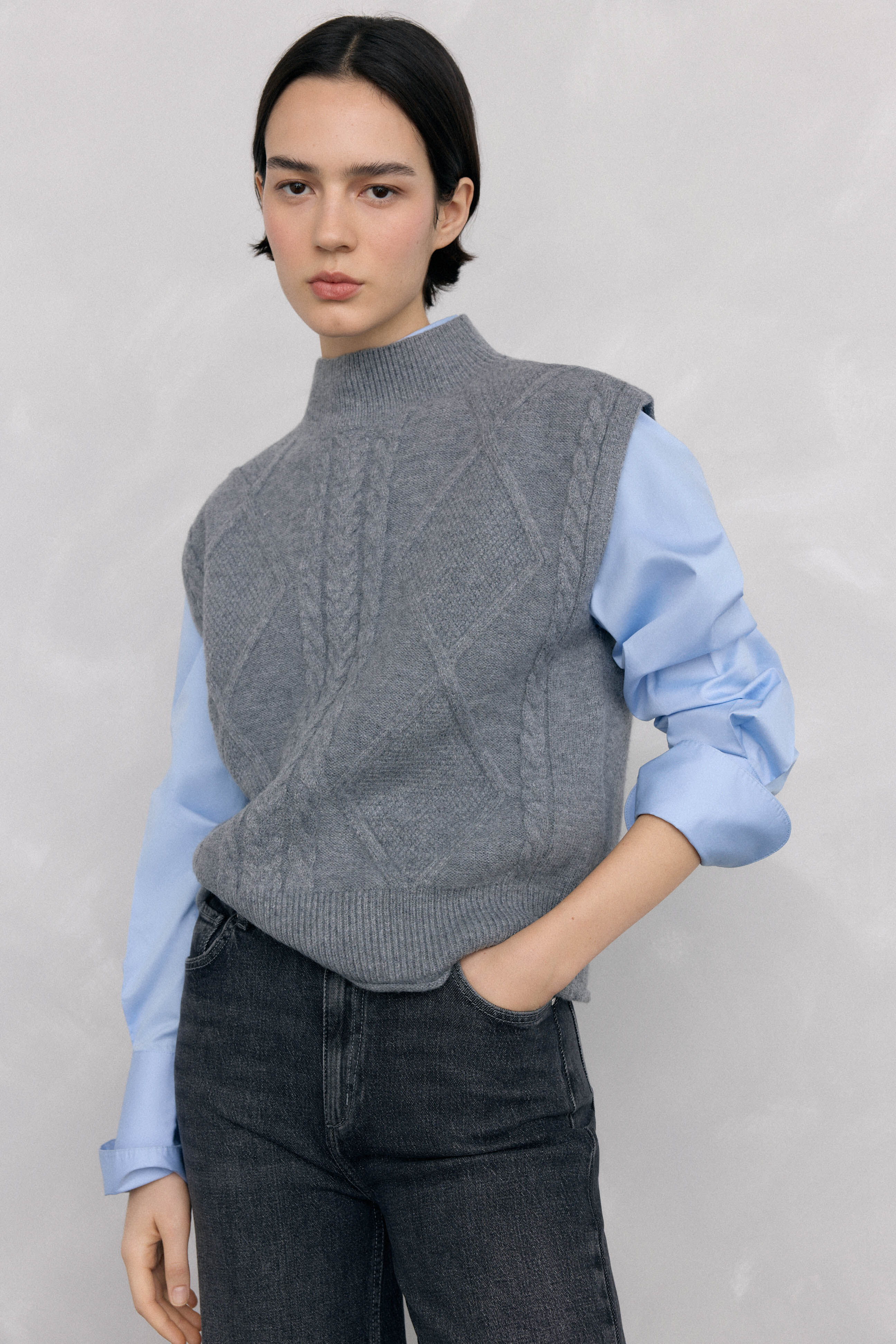 Pedro del Hierro Waistcoat with central buttoning and cross-knit eights Grey