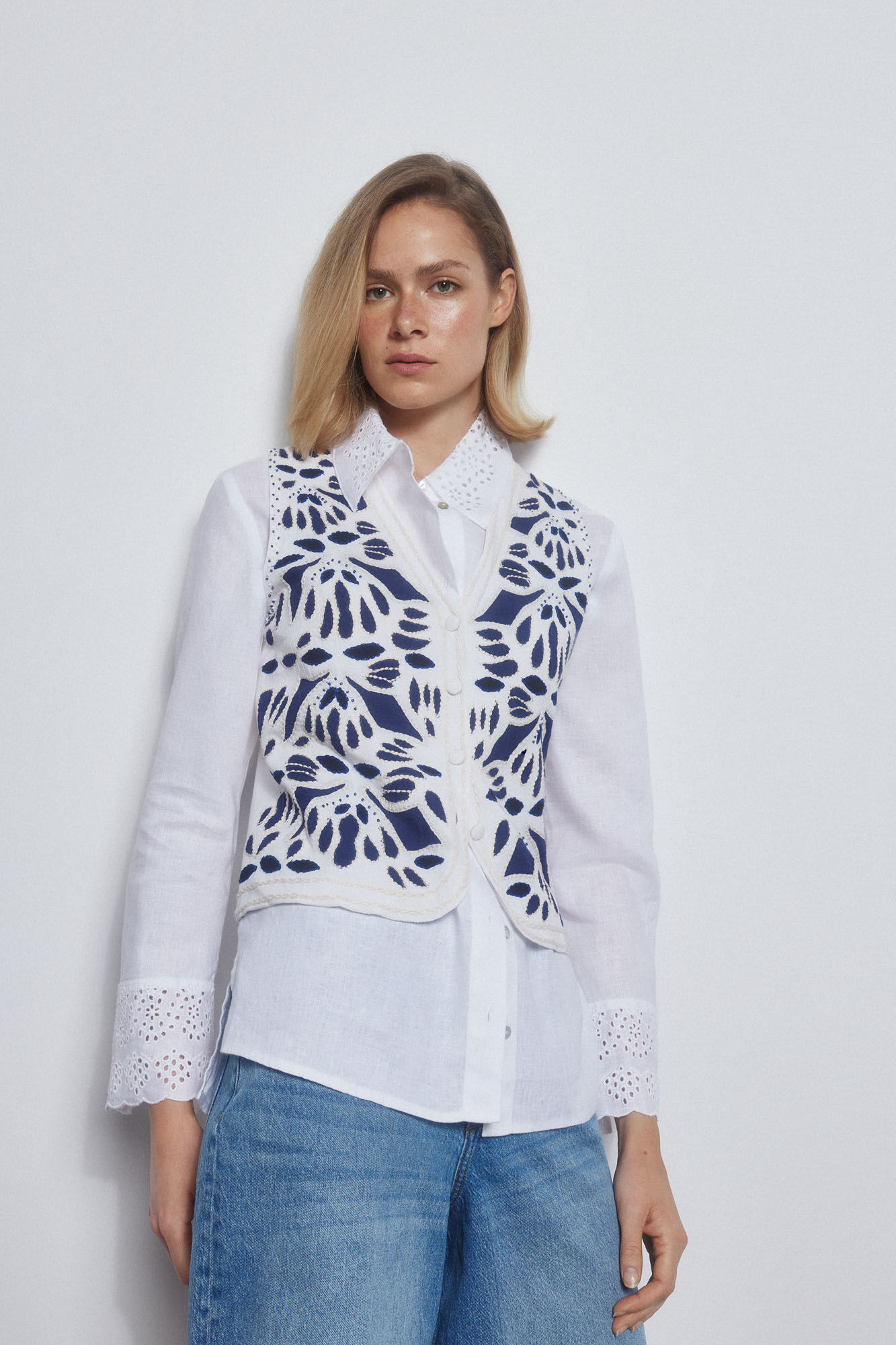 Pedro del Hierro Embroidered cropped gilet Ecru
