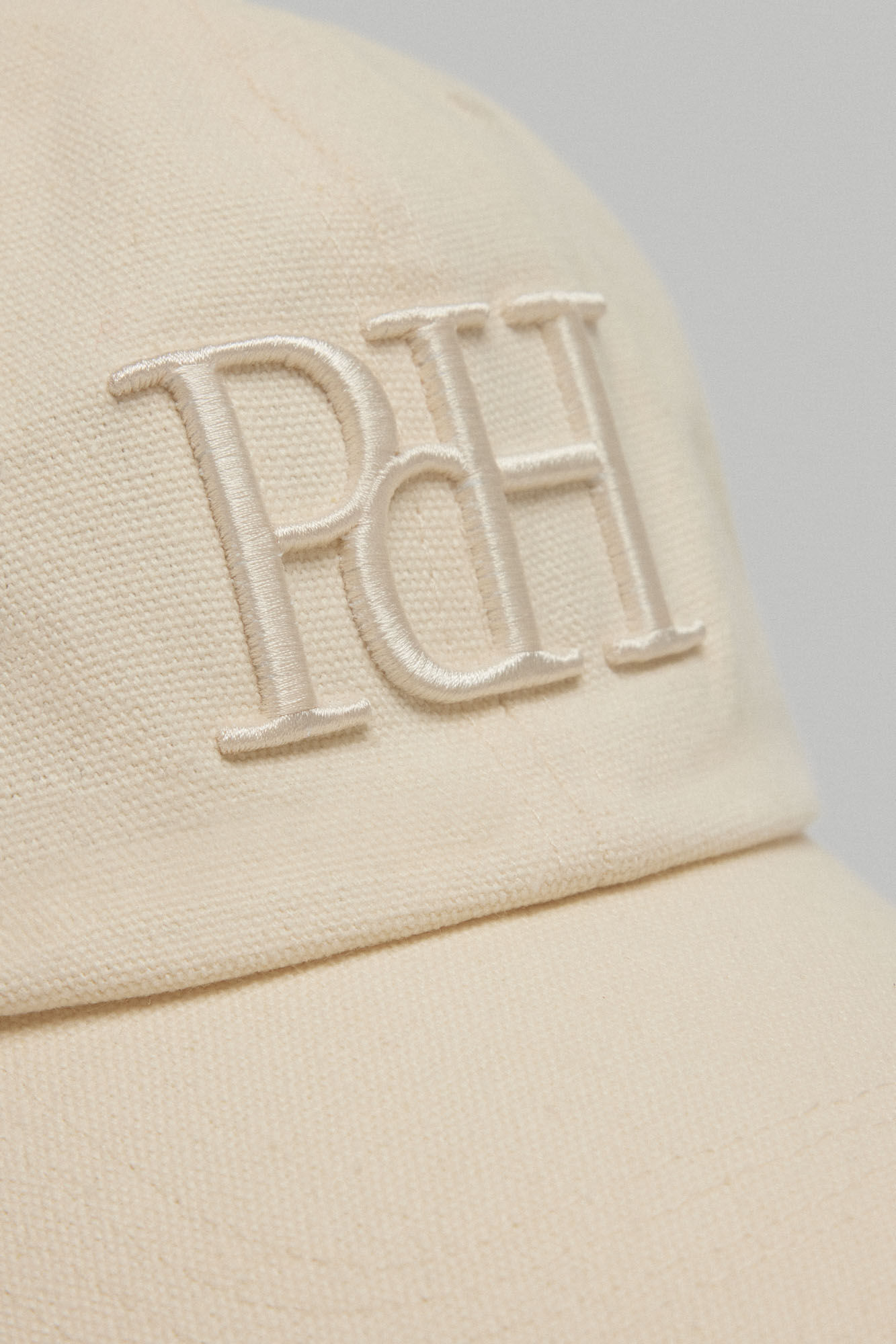 Pedro del Hierro Gorra logo Marr&oacute;n