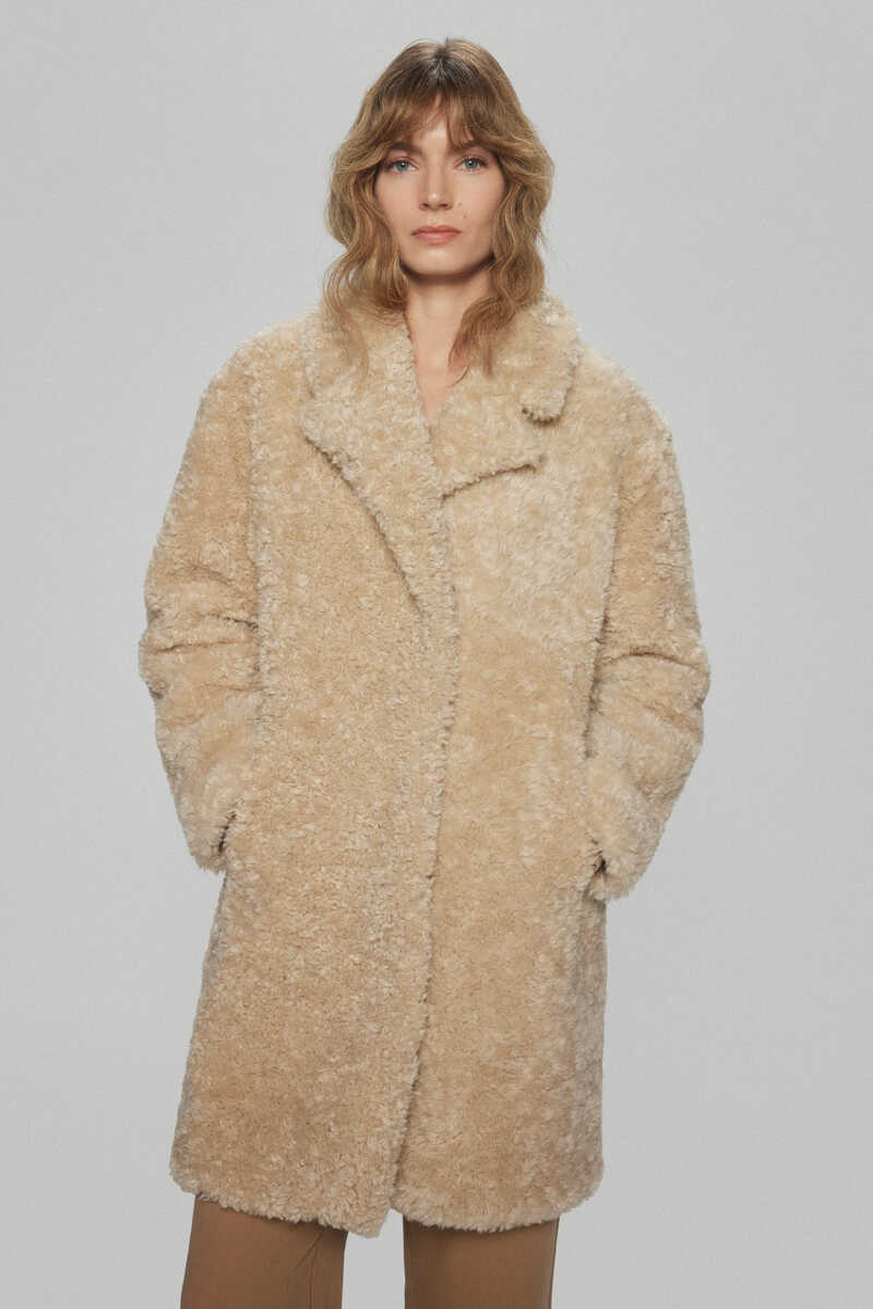 Pedro del Hierro Oversize fake fur coat Beige