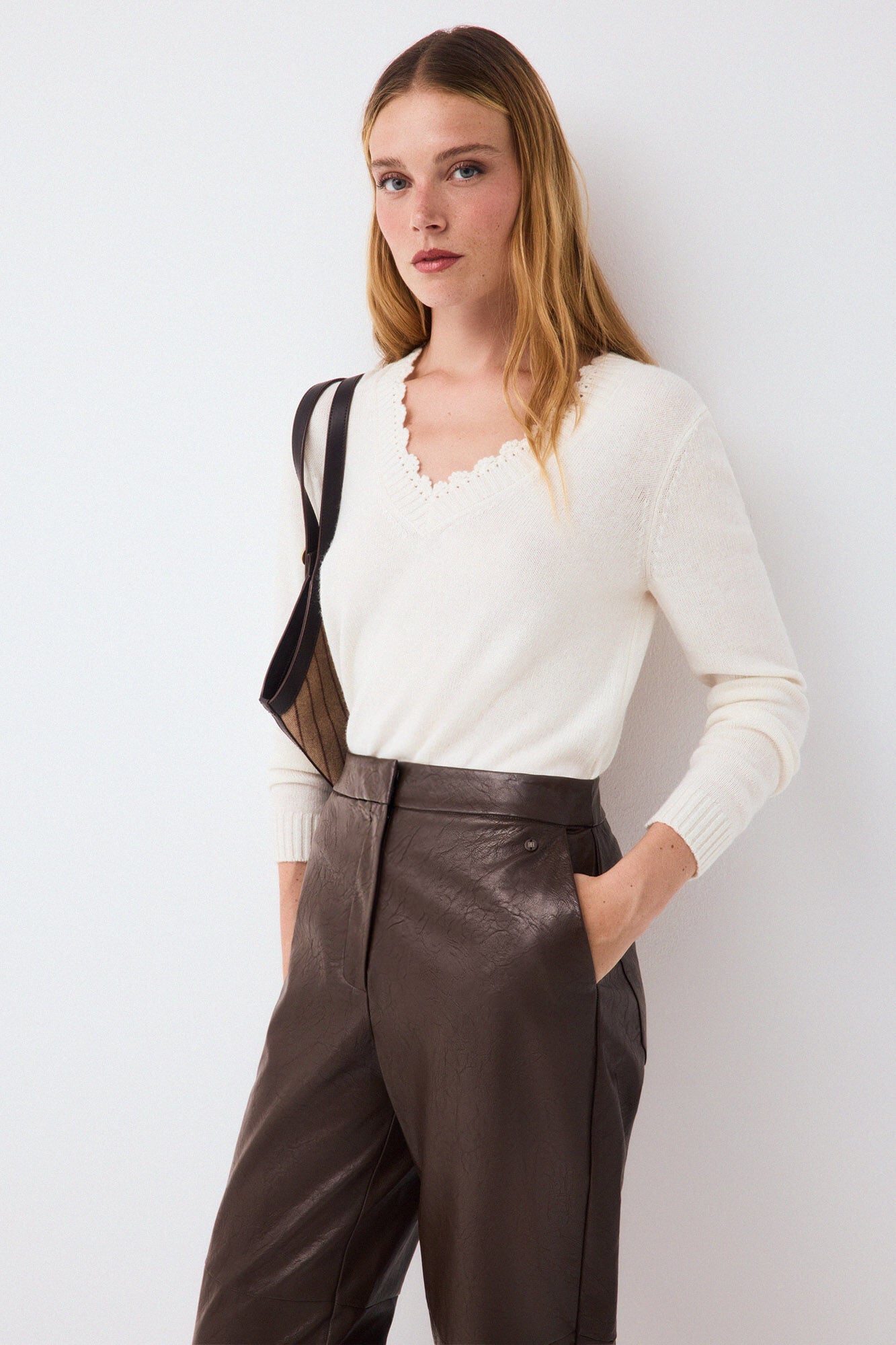Pedro del Hierro Jersey pico detalle crochet