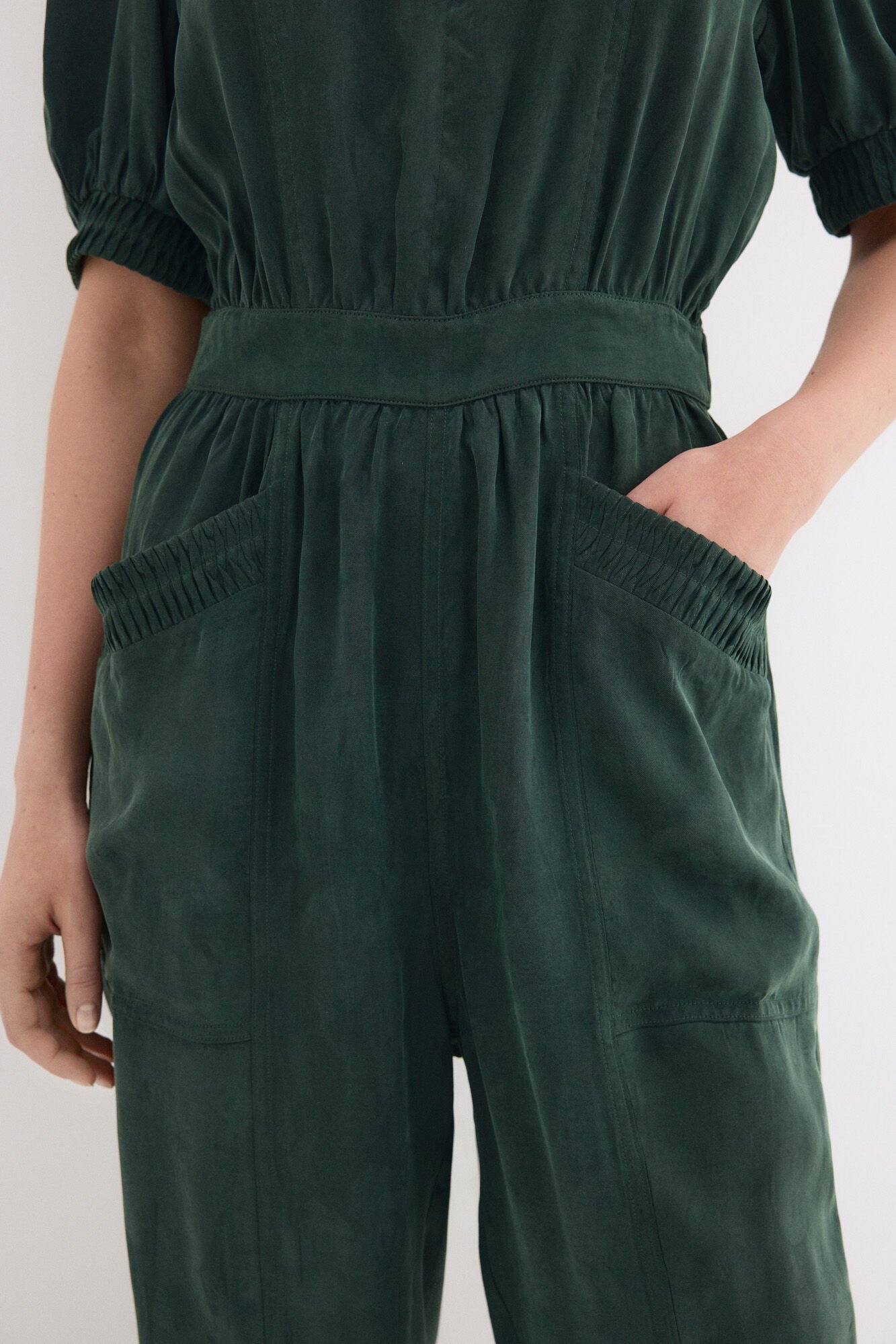 Pedro del Hierro Mono largo detalle mangas Verde