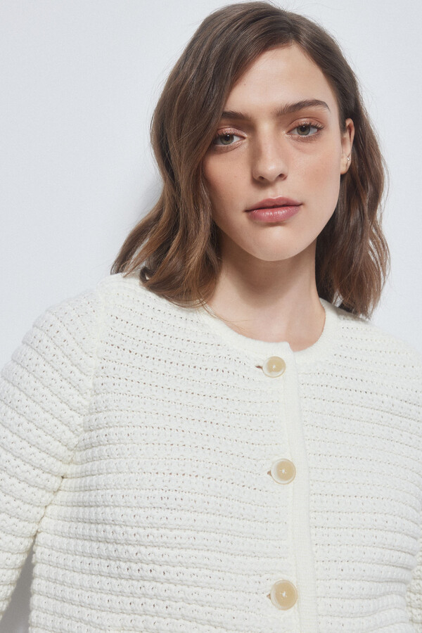 Pedro del Hierro Cropped knit cardigan with texture. Ecru