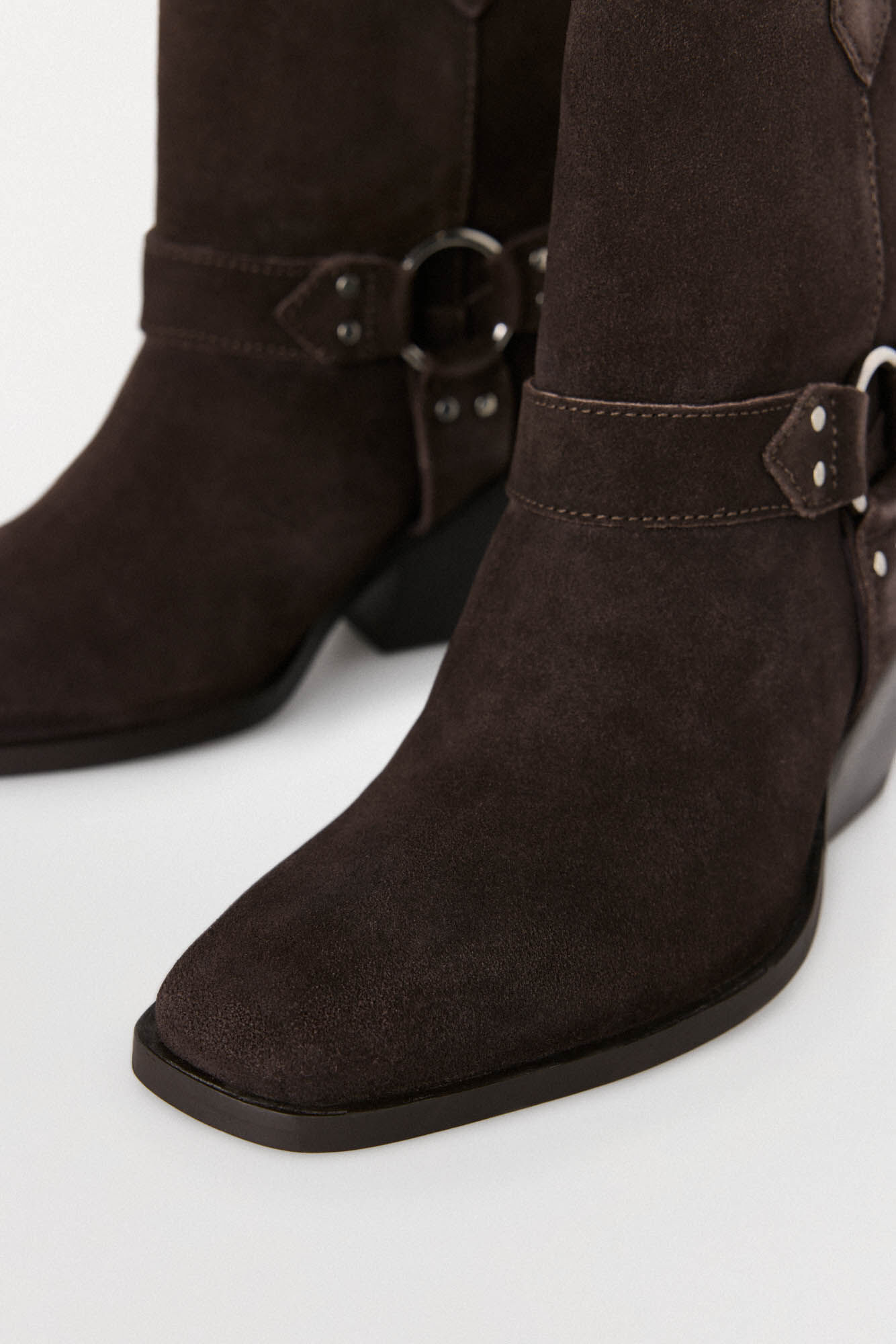 Pedro del Hierro Cowboy leather ankle boots with underwired and studs Brown