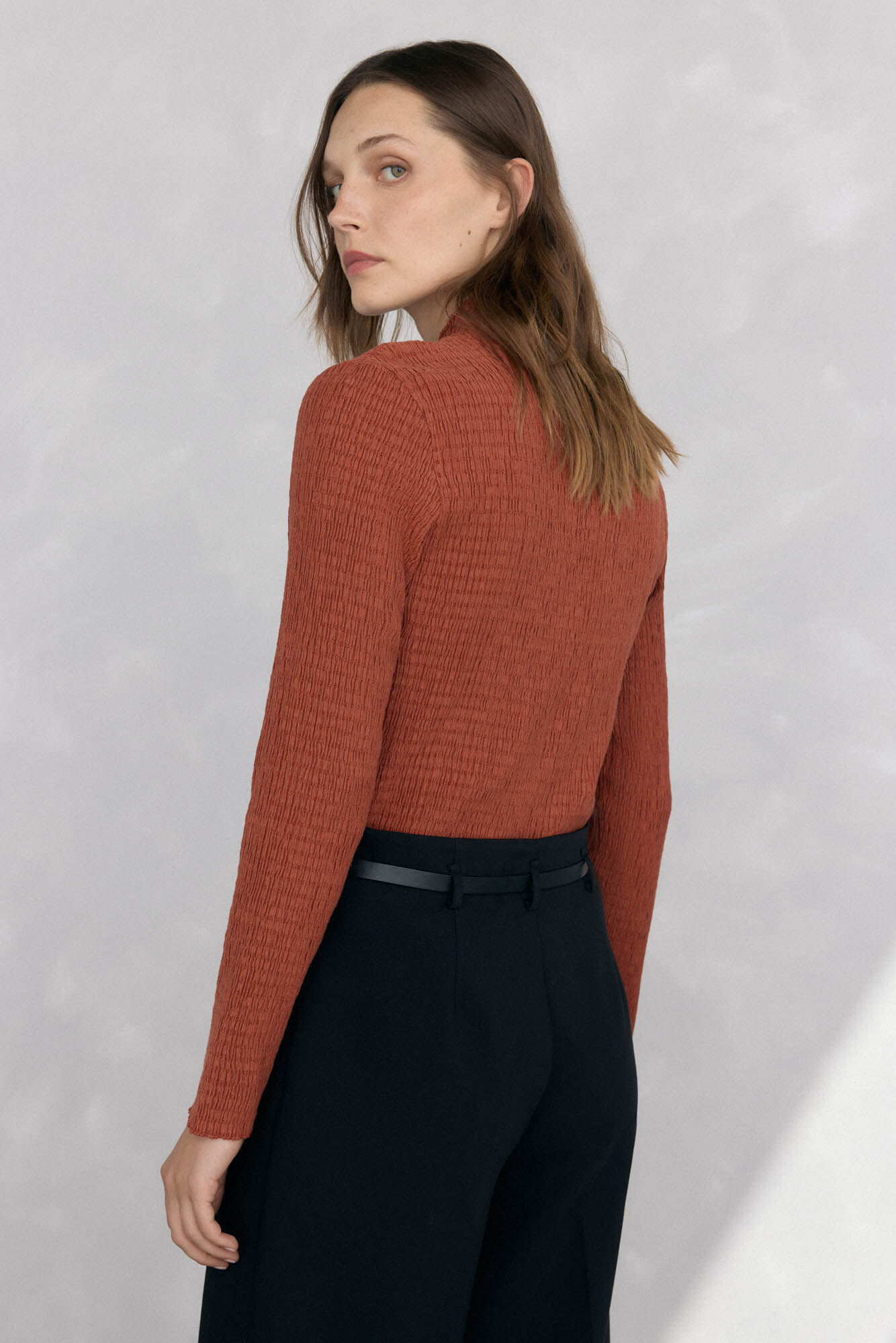 Pedro del Hierro Camiseta estruturada com gola chamin&eacute; Marrom