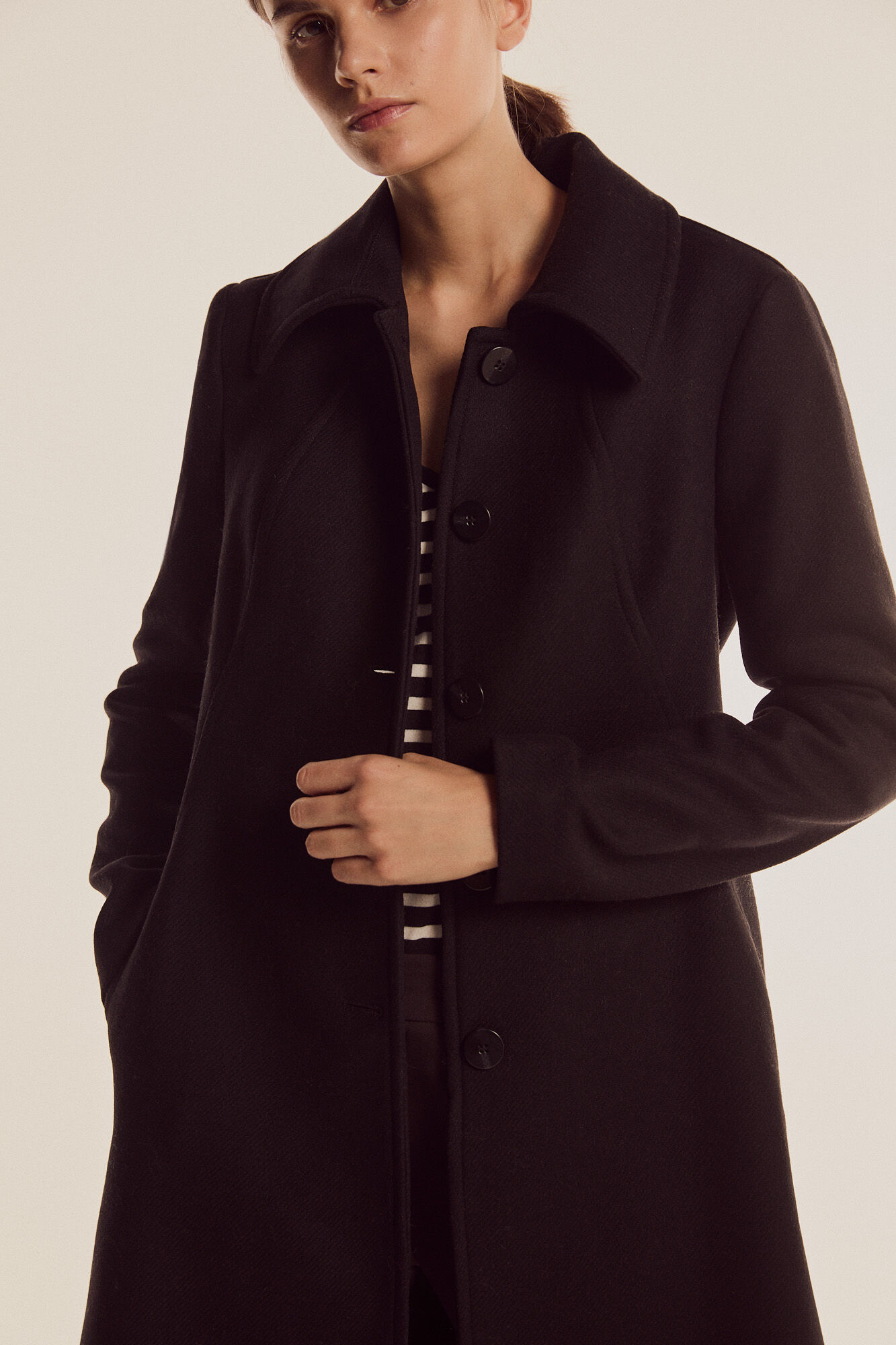 Pedro del Hierro Abrigo botones Negro