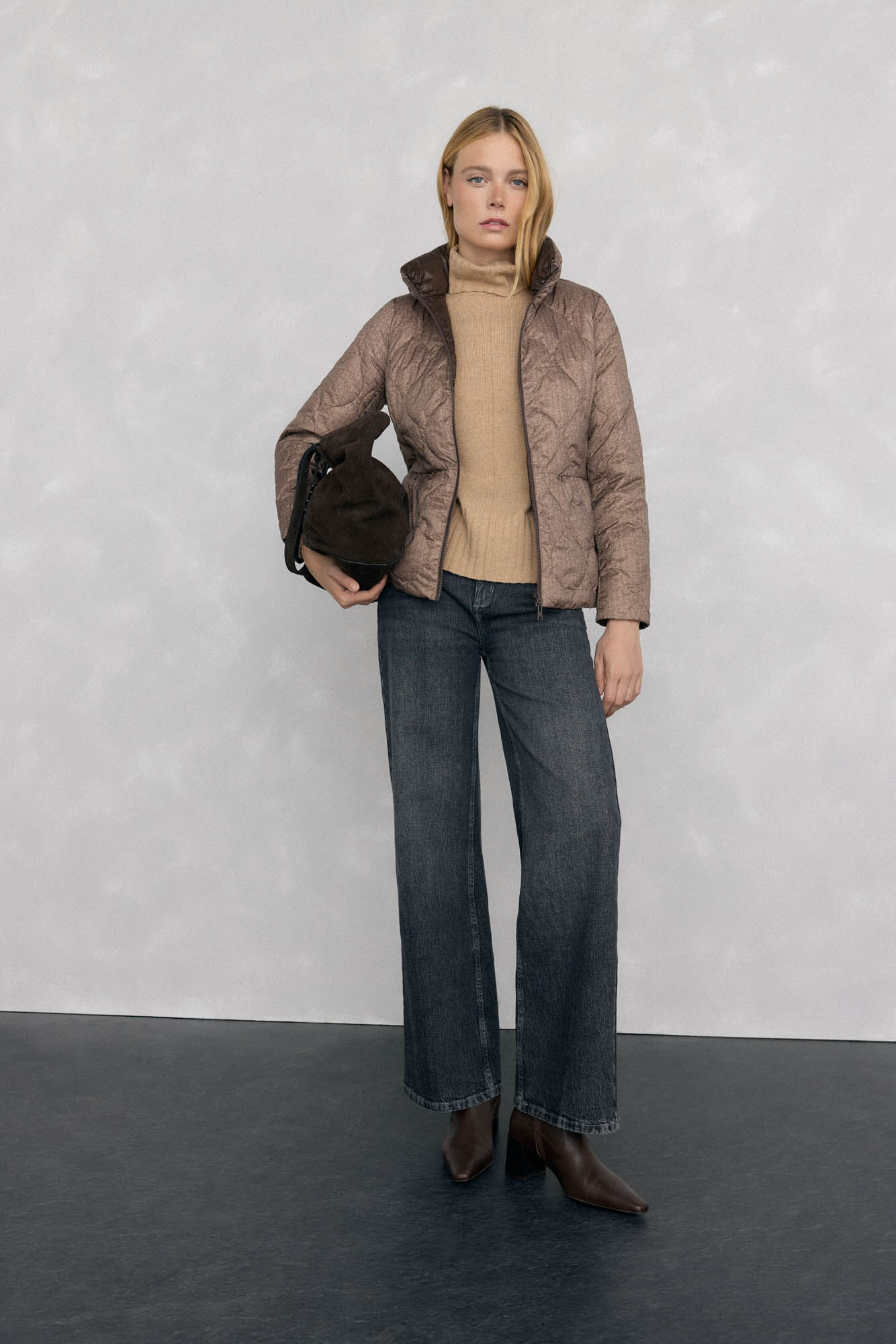 Pedro del Hierro Su&eacute;ter de l&atilde; com gola e costura central Beige