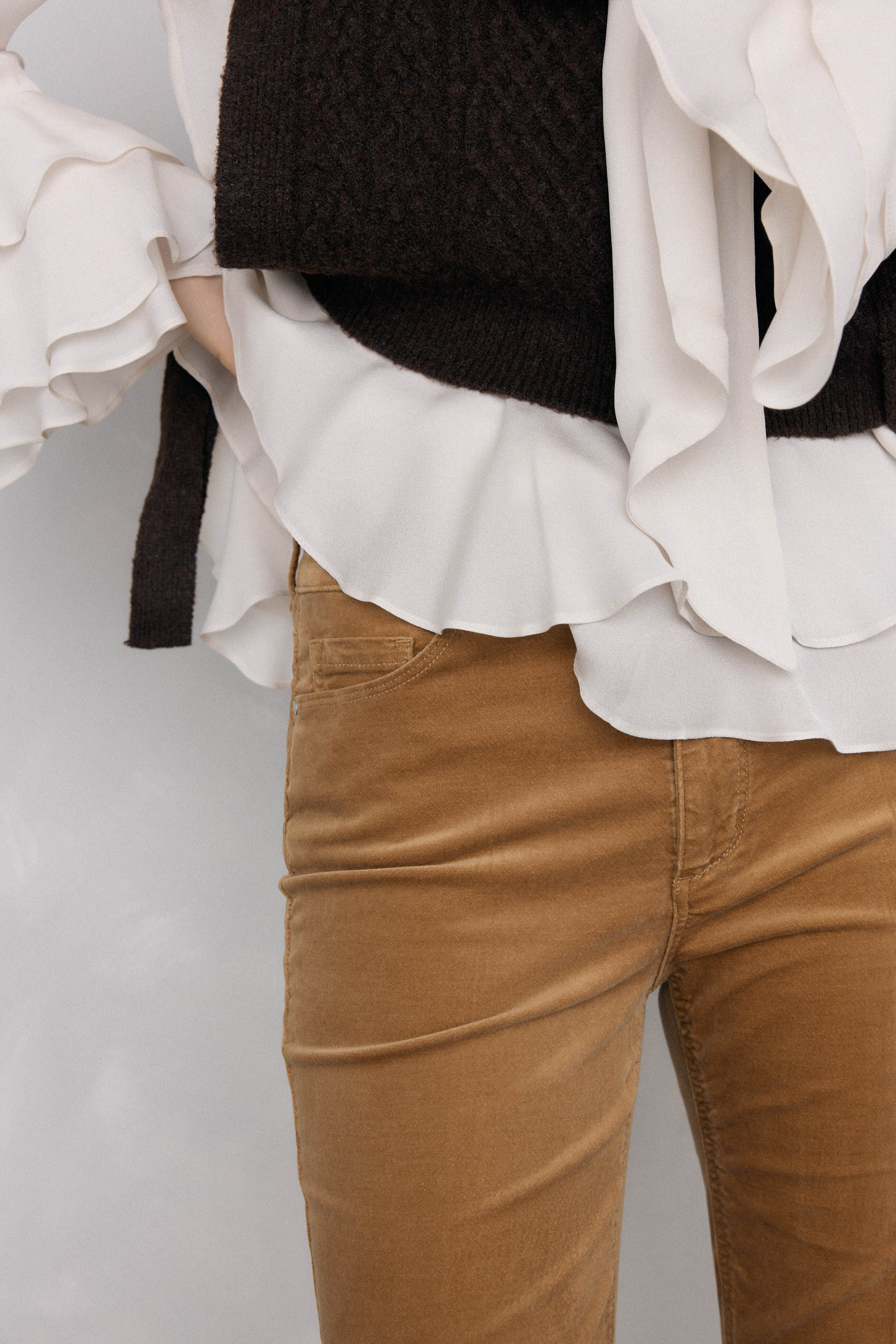 Pedro del Hierro Cal&ccedil;a flare push-up de veludo Beige