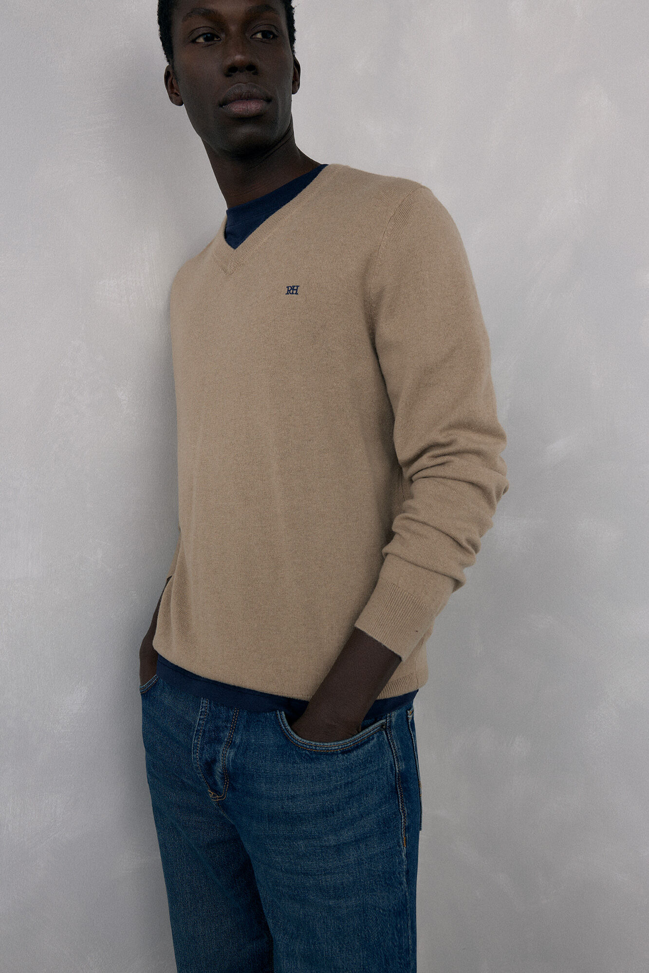 Pedro del Hierro Jersey cuello pico lana merino y cashmere Beige