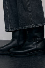 Pedro del Hierro Flat leather ankle boot with logo buckle Black